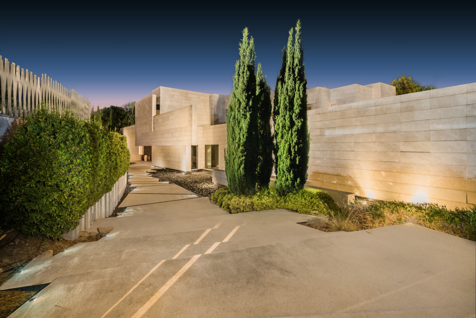 Breathtaking cutting edge design, modern villa in Cascada de Camojan