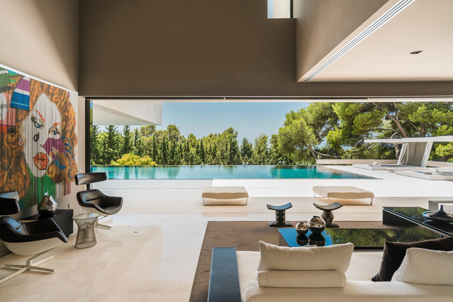 Breathtaking cutting edge design, modern villa in Cascada de Camojan