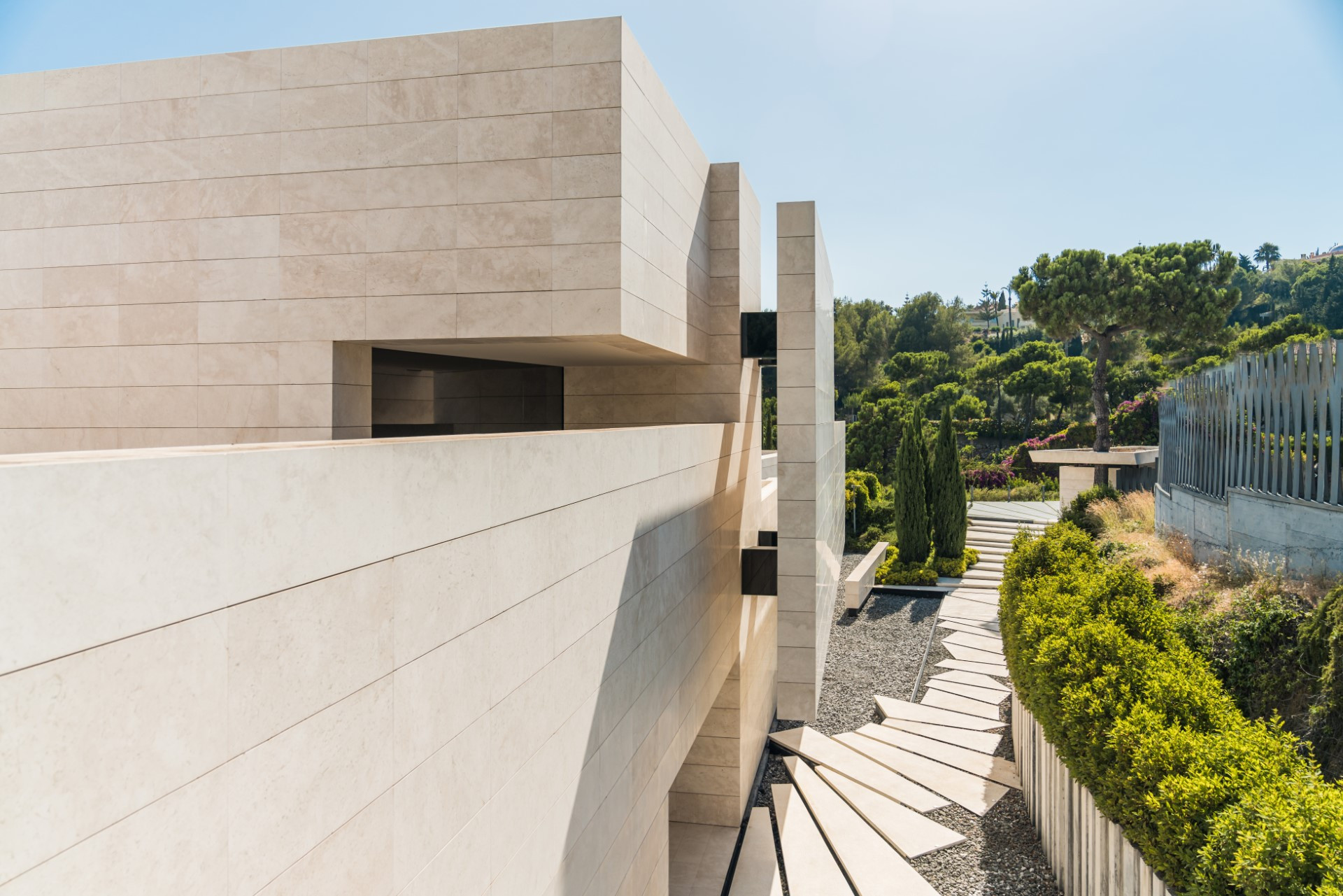 Breathtaking cutting edge design, modern villa in Cascada de Camojan