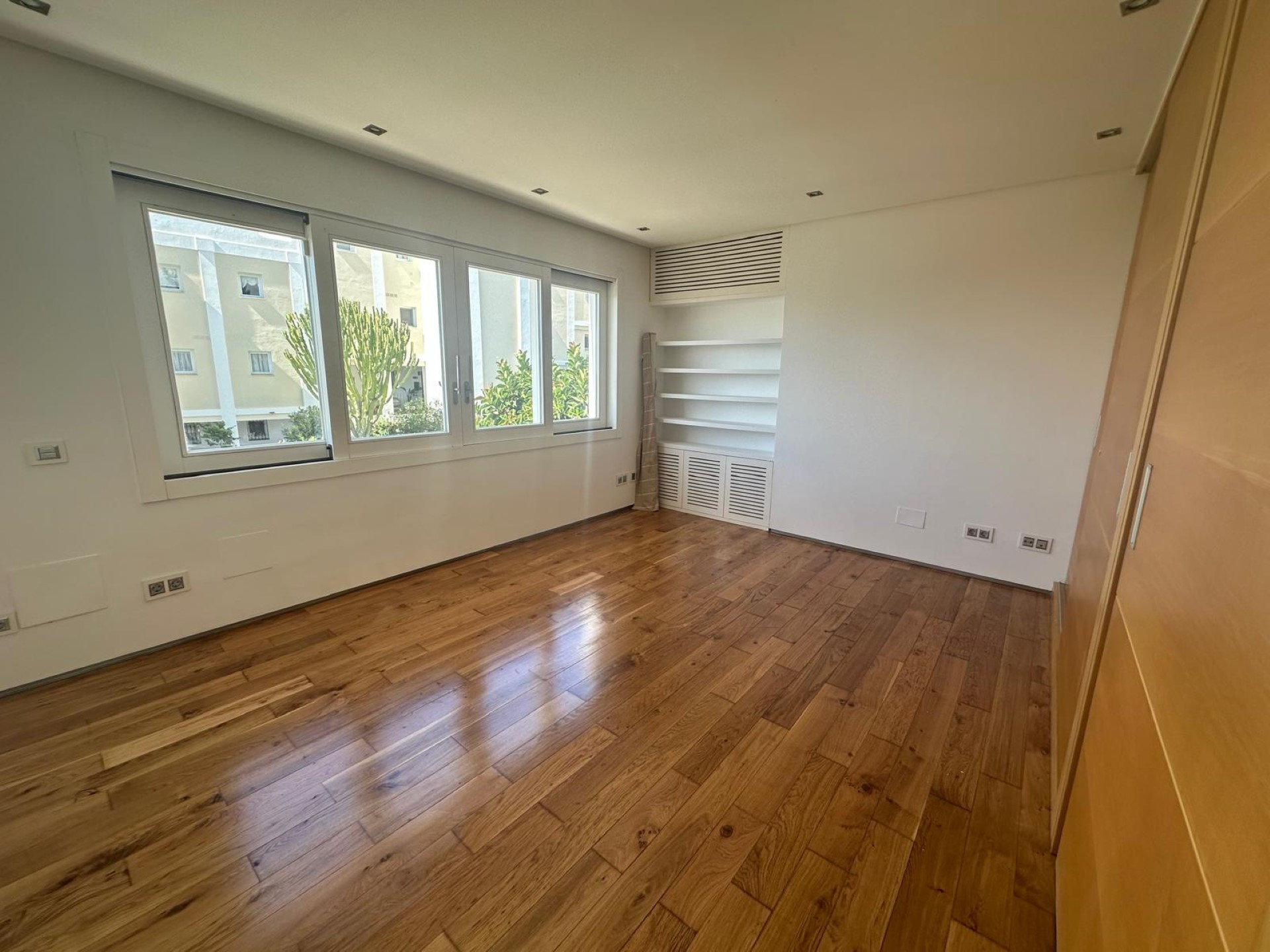 Elegant 4 bedroom townhouse in Terrazas de la Quinta