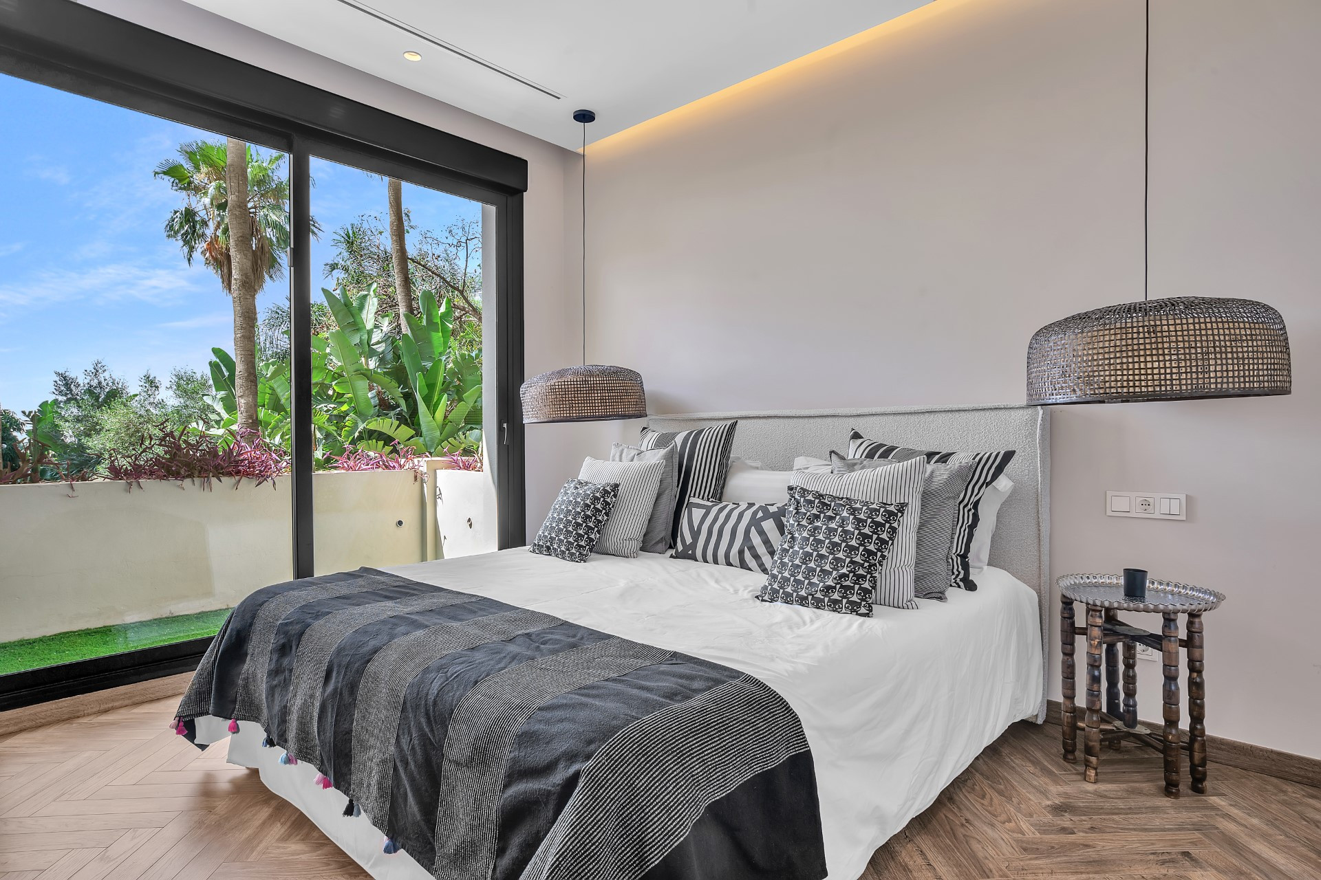 Elegan 4 bedroom villa in Xarblanca, Marbella