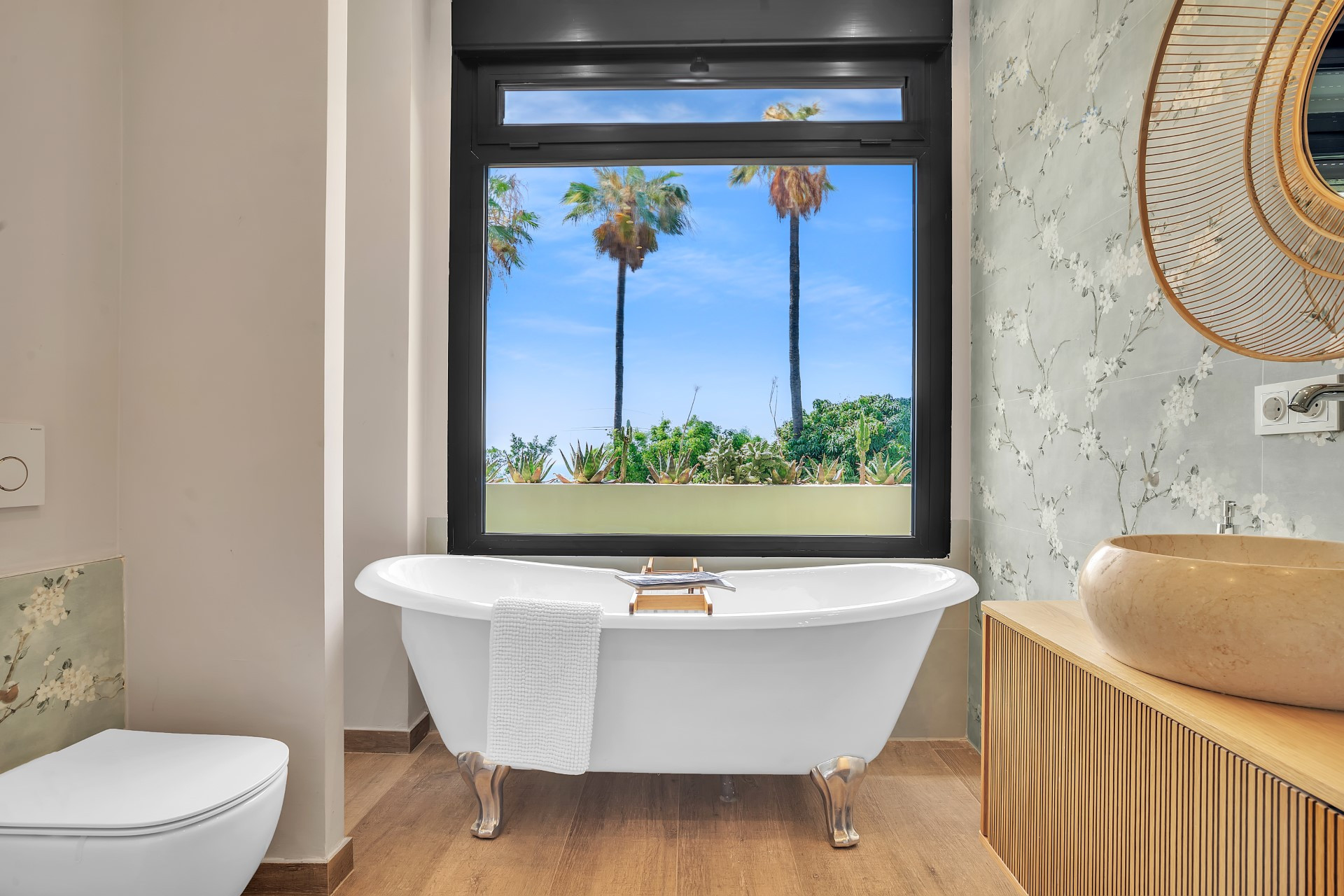 Elegan 4 bedroom villa in Xarblanca, Marbella
