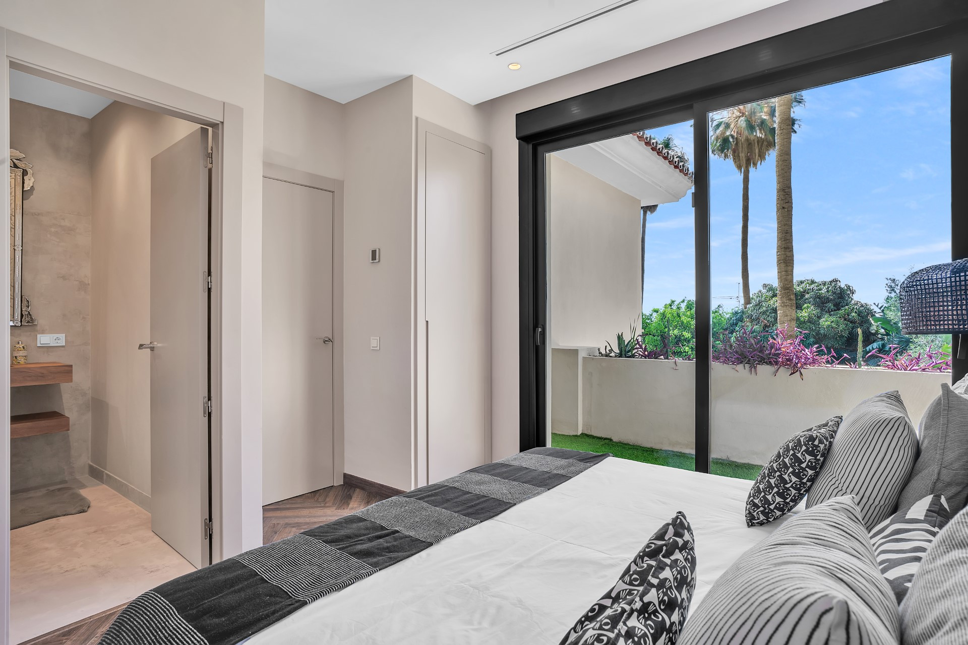 Elegan 4 bedroom villa in Xarblanca, Marbella