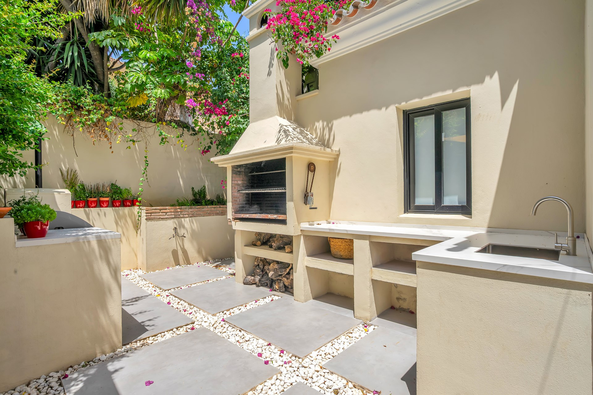 Elegan 4 bedroom villa in Xarblanca, Marbella