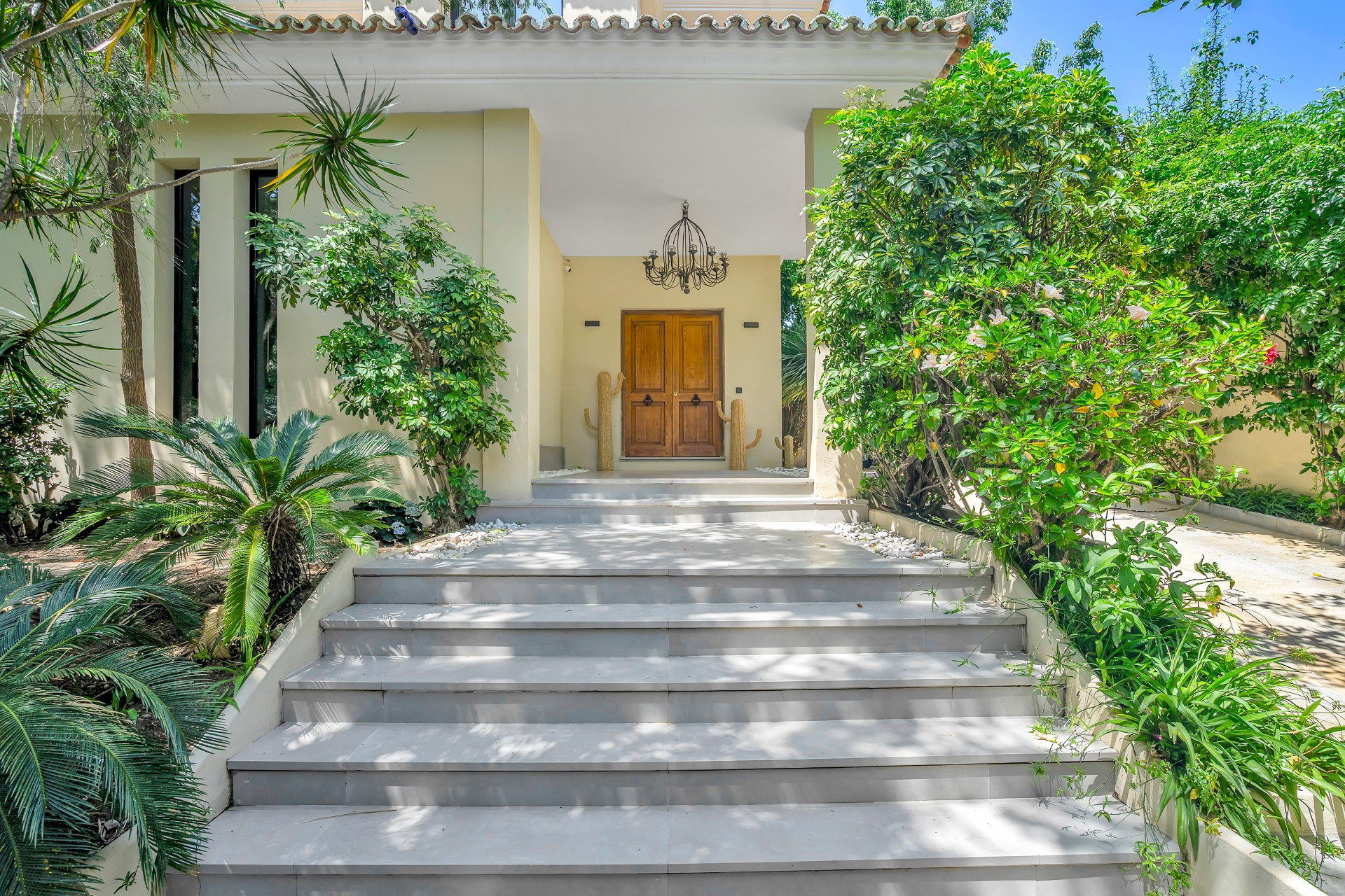 Elegan 4 bedroom villa in Xarblanca, Marbella