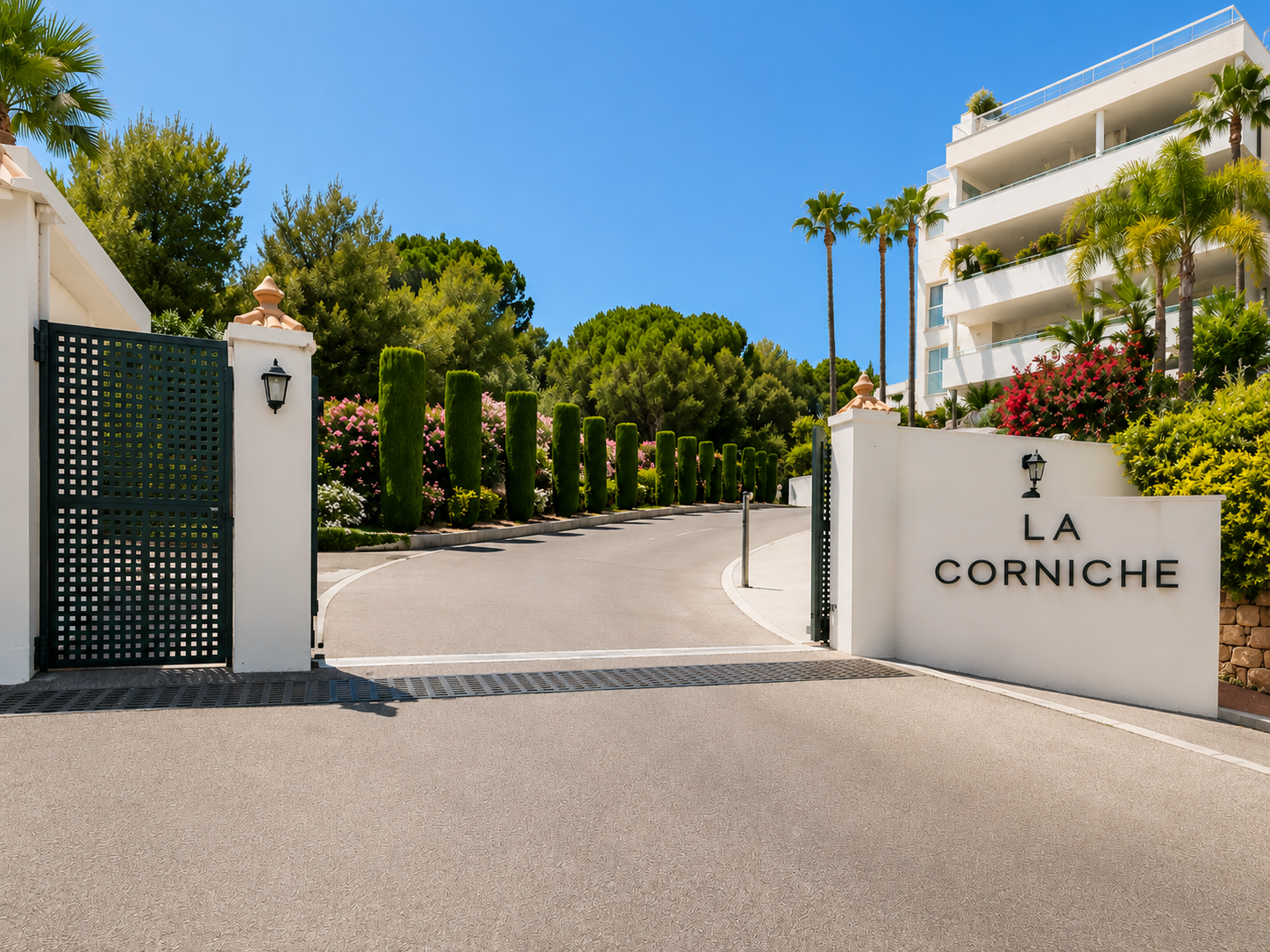 Apartamento de lujo con vistas panorámicas en La Corniche, Nueva Andalucia