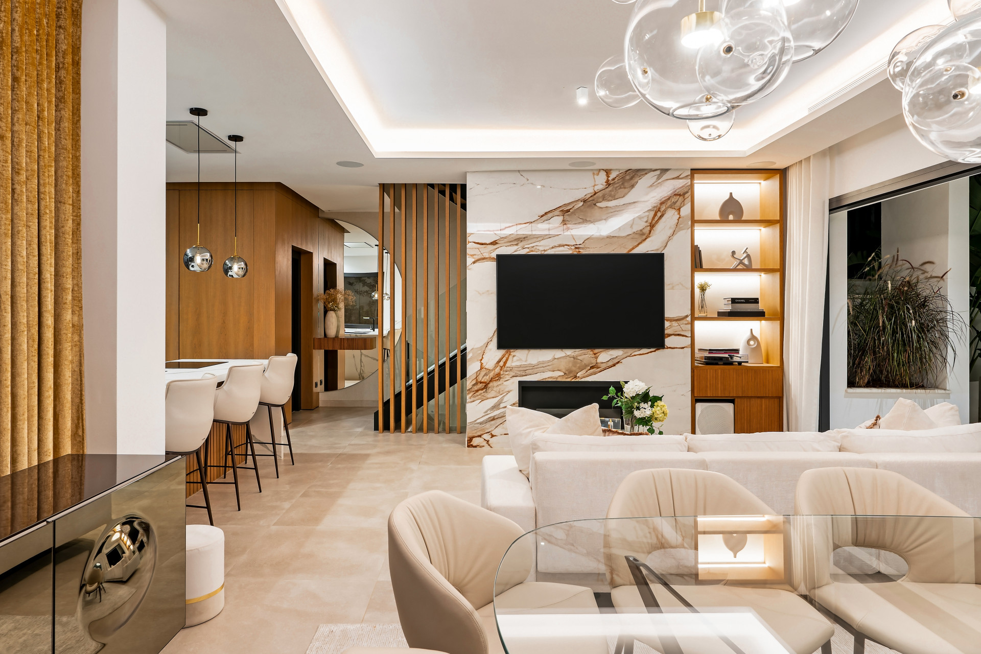 Lujosa villa en esquina en Sierra Blanca, Milla de Oro de Marbella