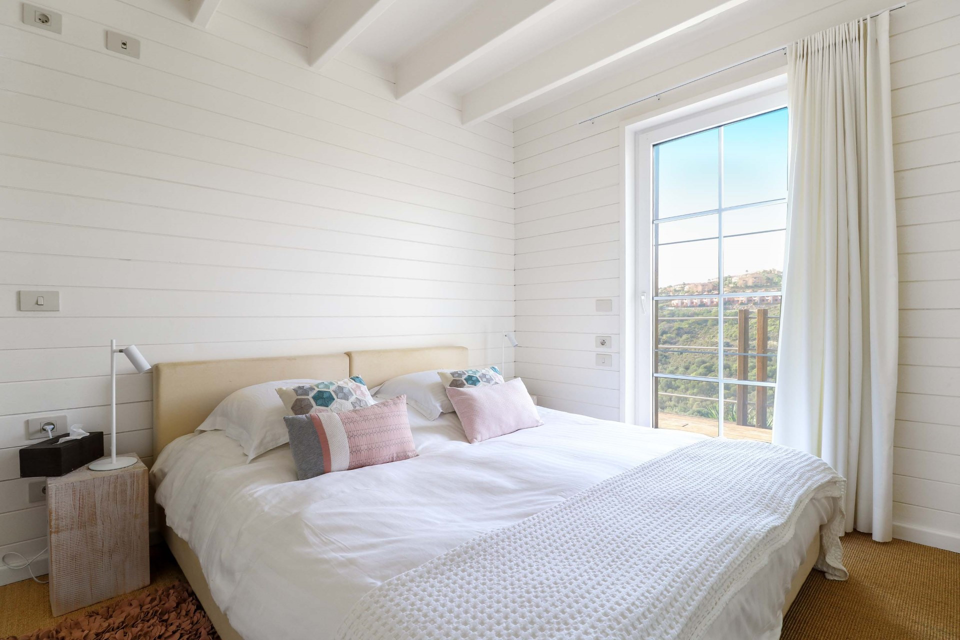 Elegant villa in La Alqueria, Benahavis