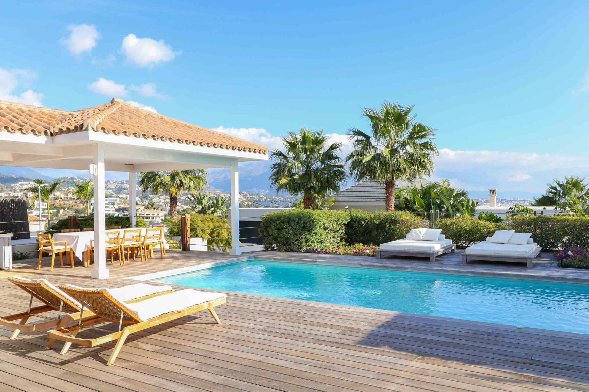 Elegant villa in La Alqueria, Benahavis