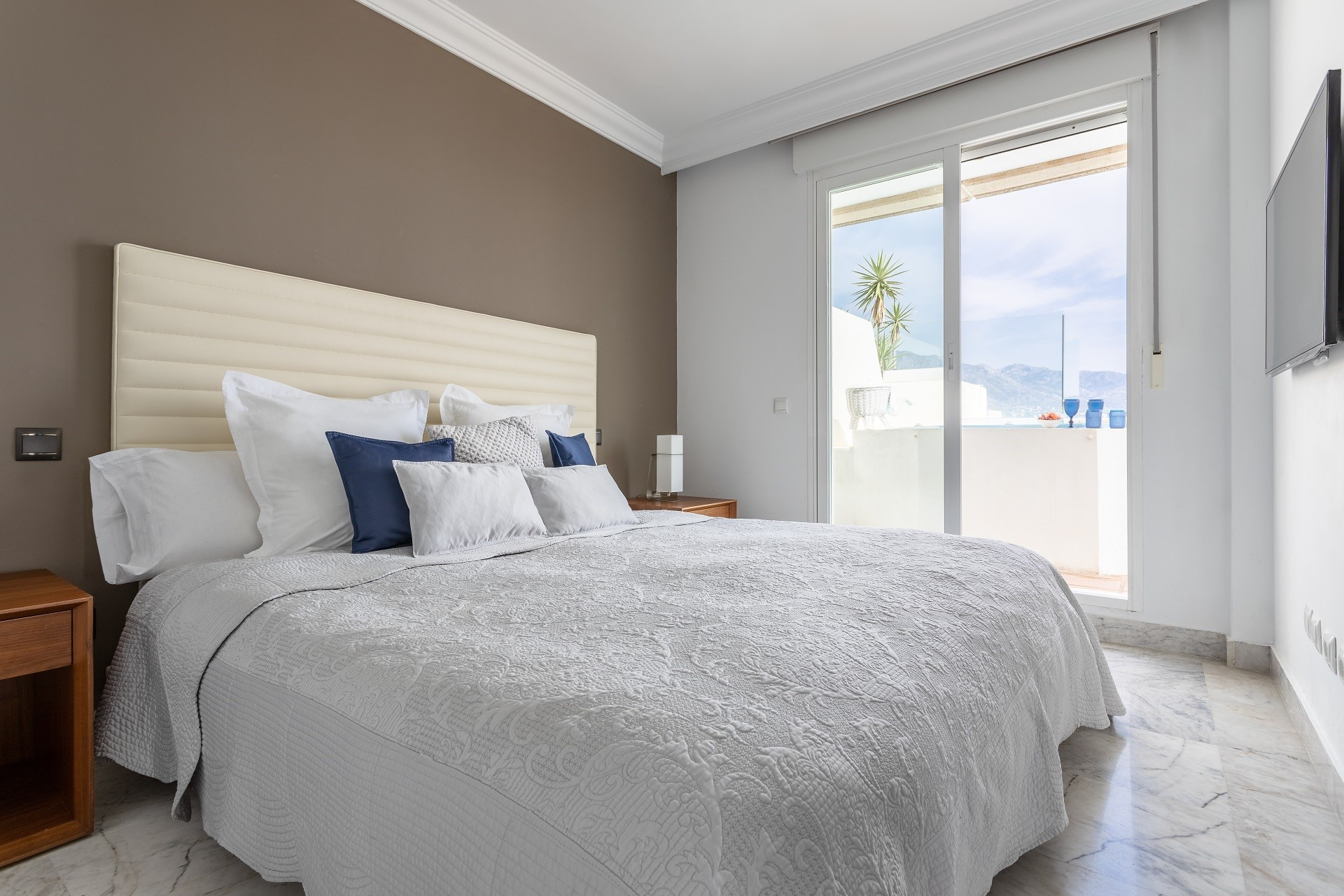 Ático con vistas panorámicas en Marina Banús, Marbella