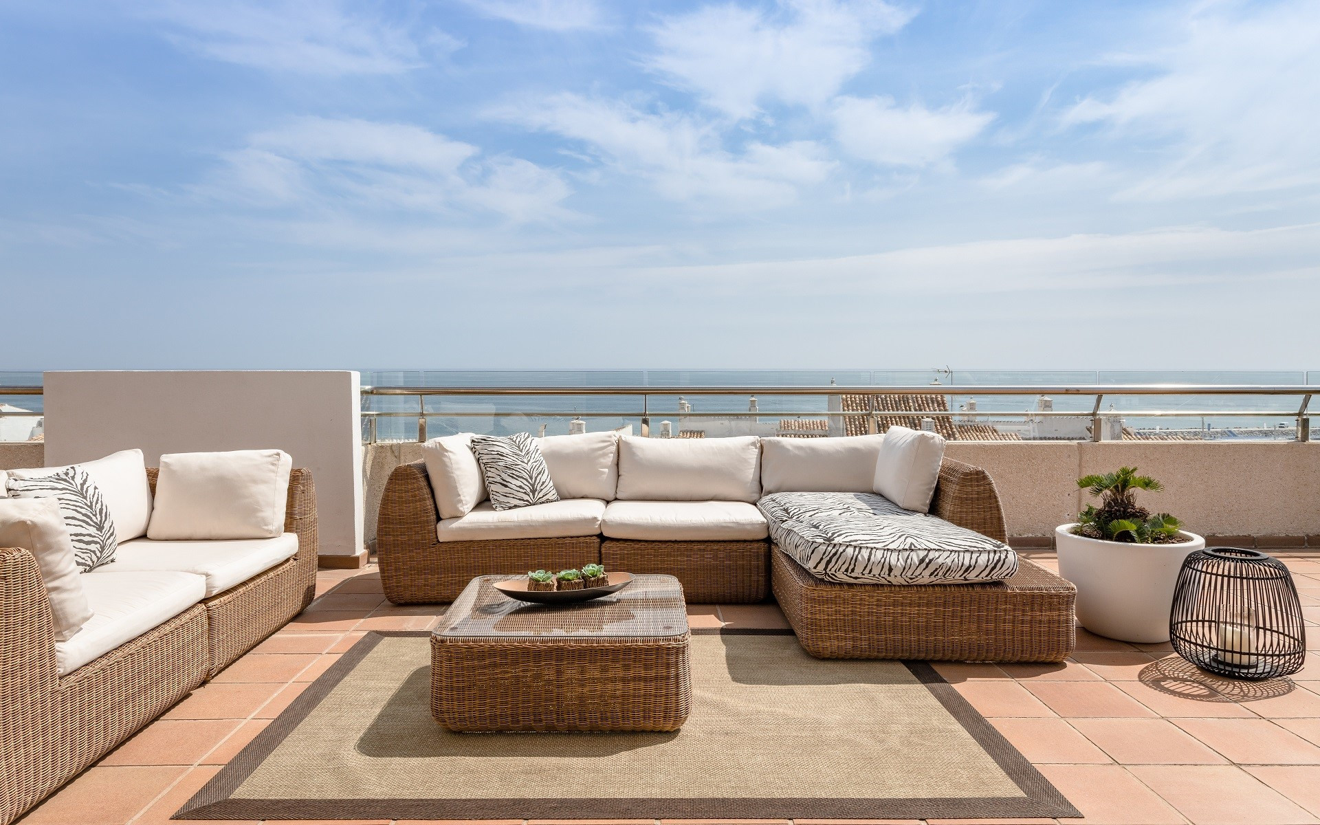 Ático con vistas panorámicas en Marina Banús, Marbella