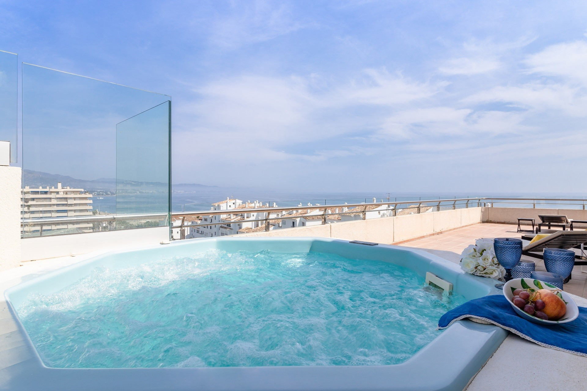 Ático con vistas panorámicas en Marina Banús, Marbella