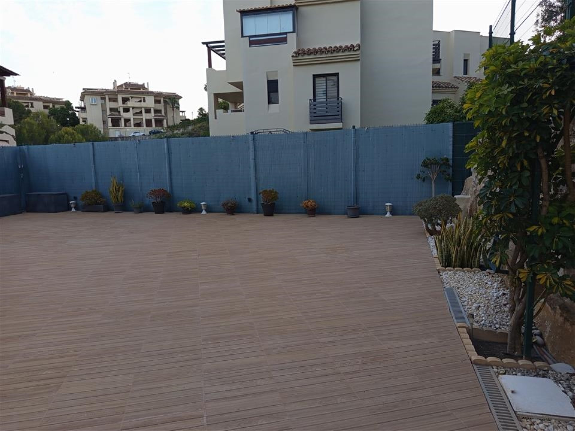Contemporary apartment with expansive terrace in Selwo.