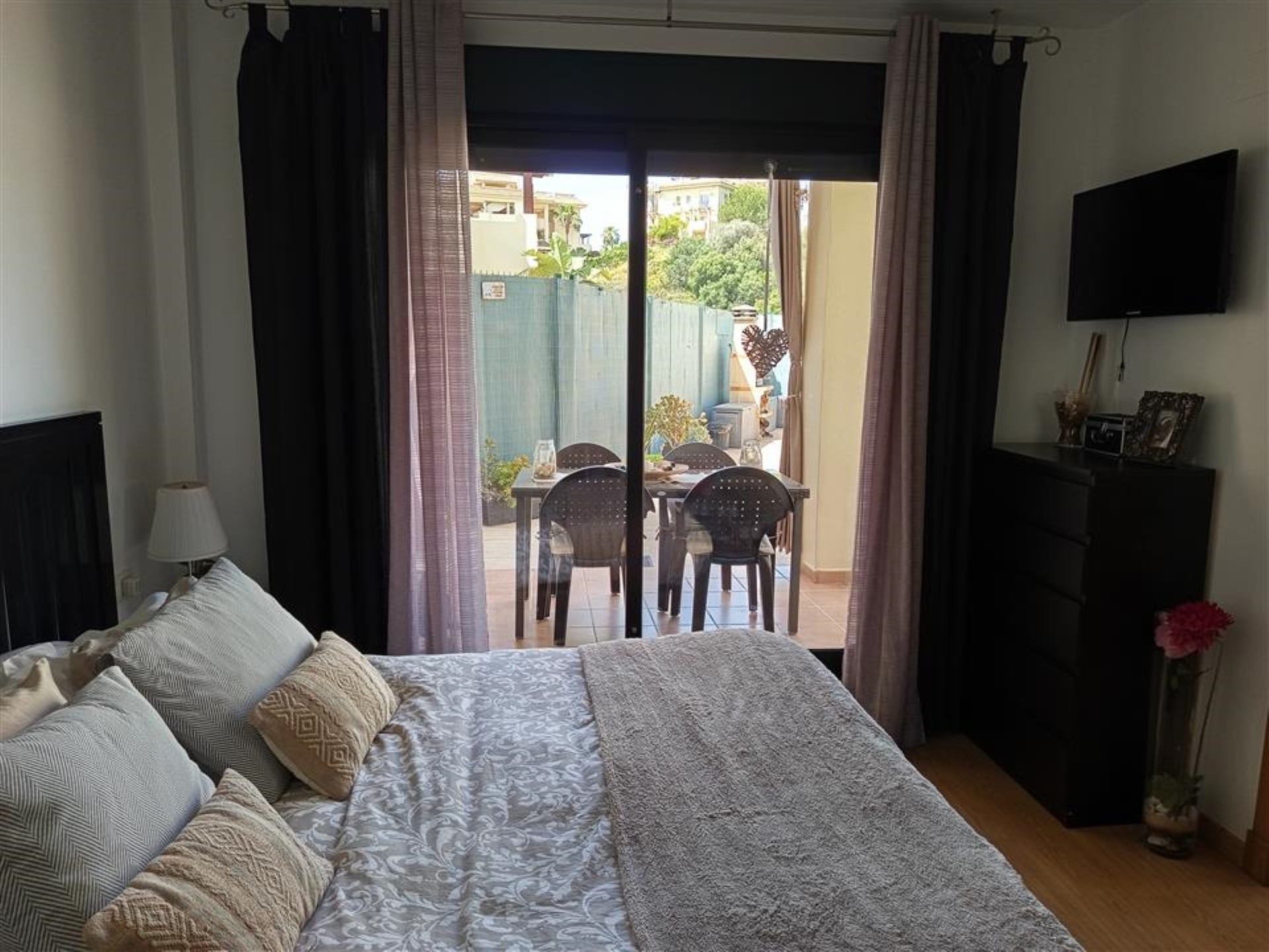 Contemporary apartment with expansive terrace in Selwo.