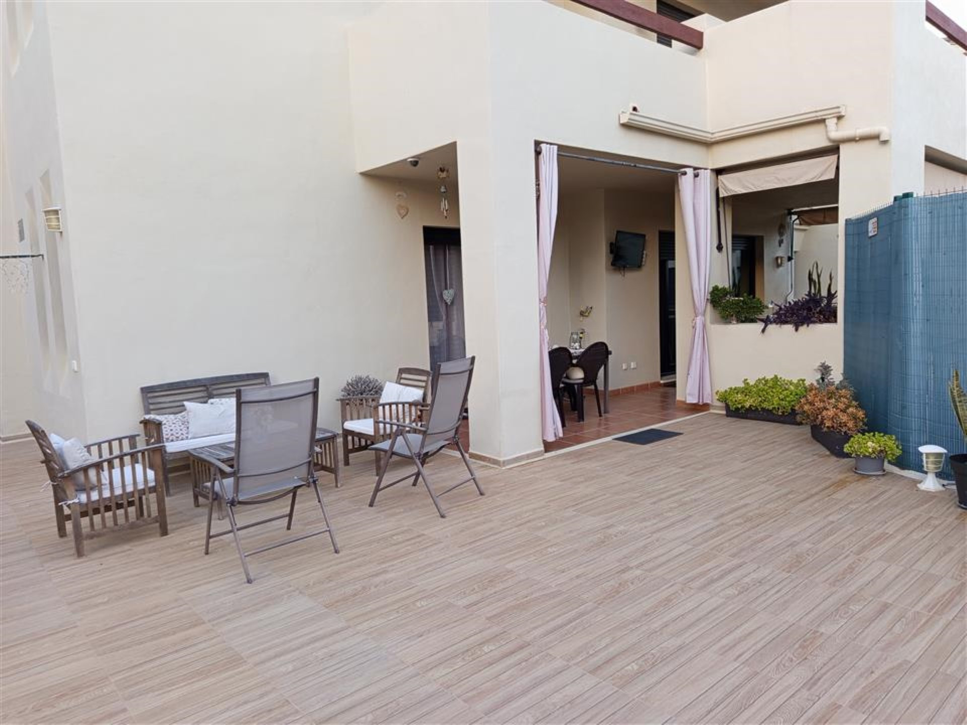 Contemporary apartment with expansive terrace in Selwo.