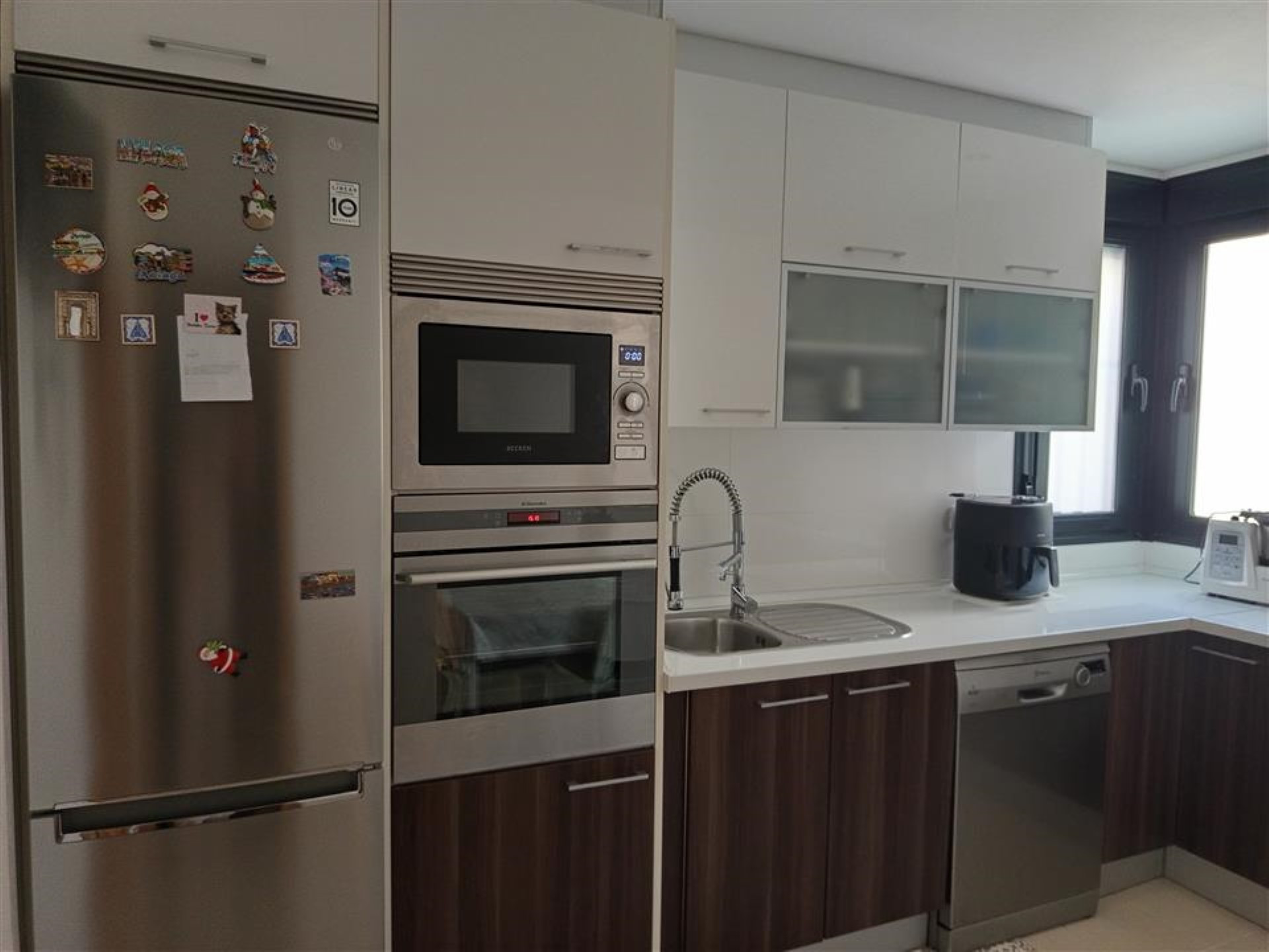 Contemporary apartment with expansive terrace in Selwo.