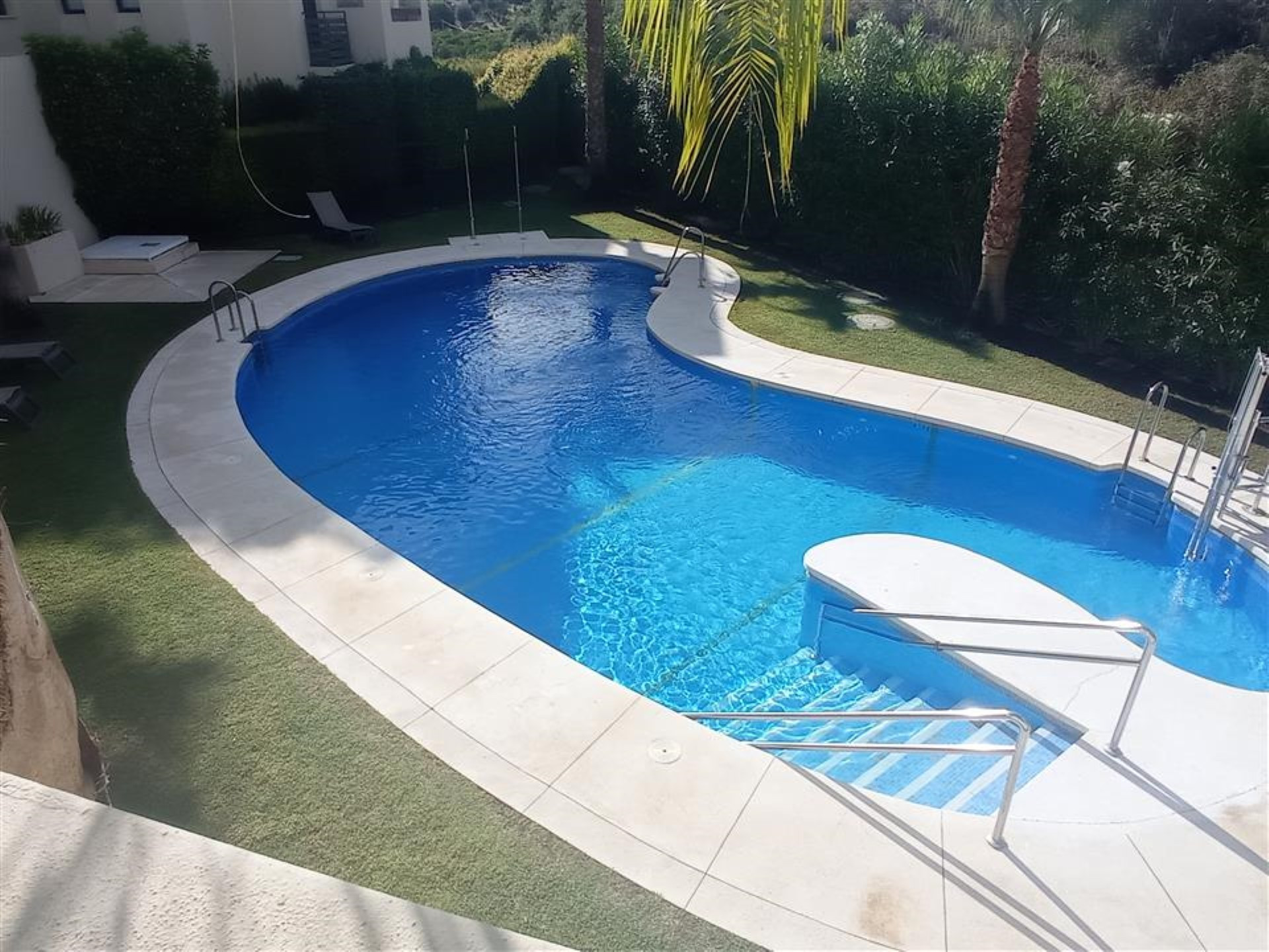 Contemporary apartment with expansive terrace in Selwo.