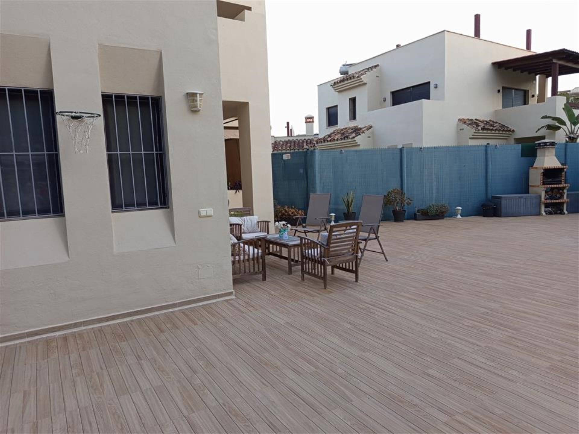 Contemporary apartment with expansive terrace in Selwo.