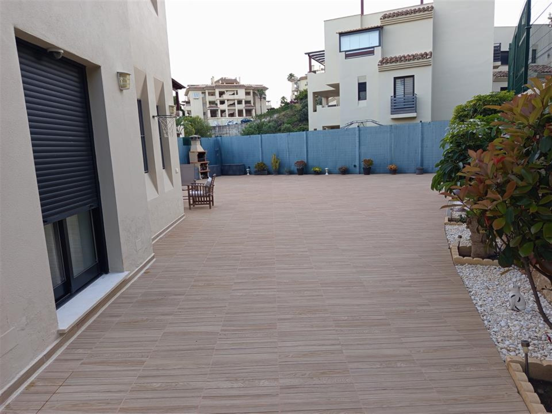 Contemporary apartment with expansive terrace in Selwo.