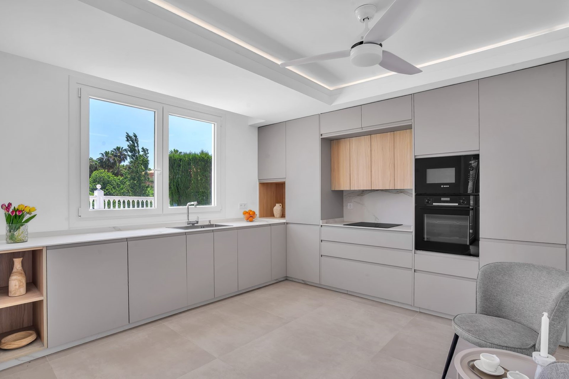 Elegante villa con piscina privada en El Chaparral, Mijas Costa