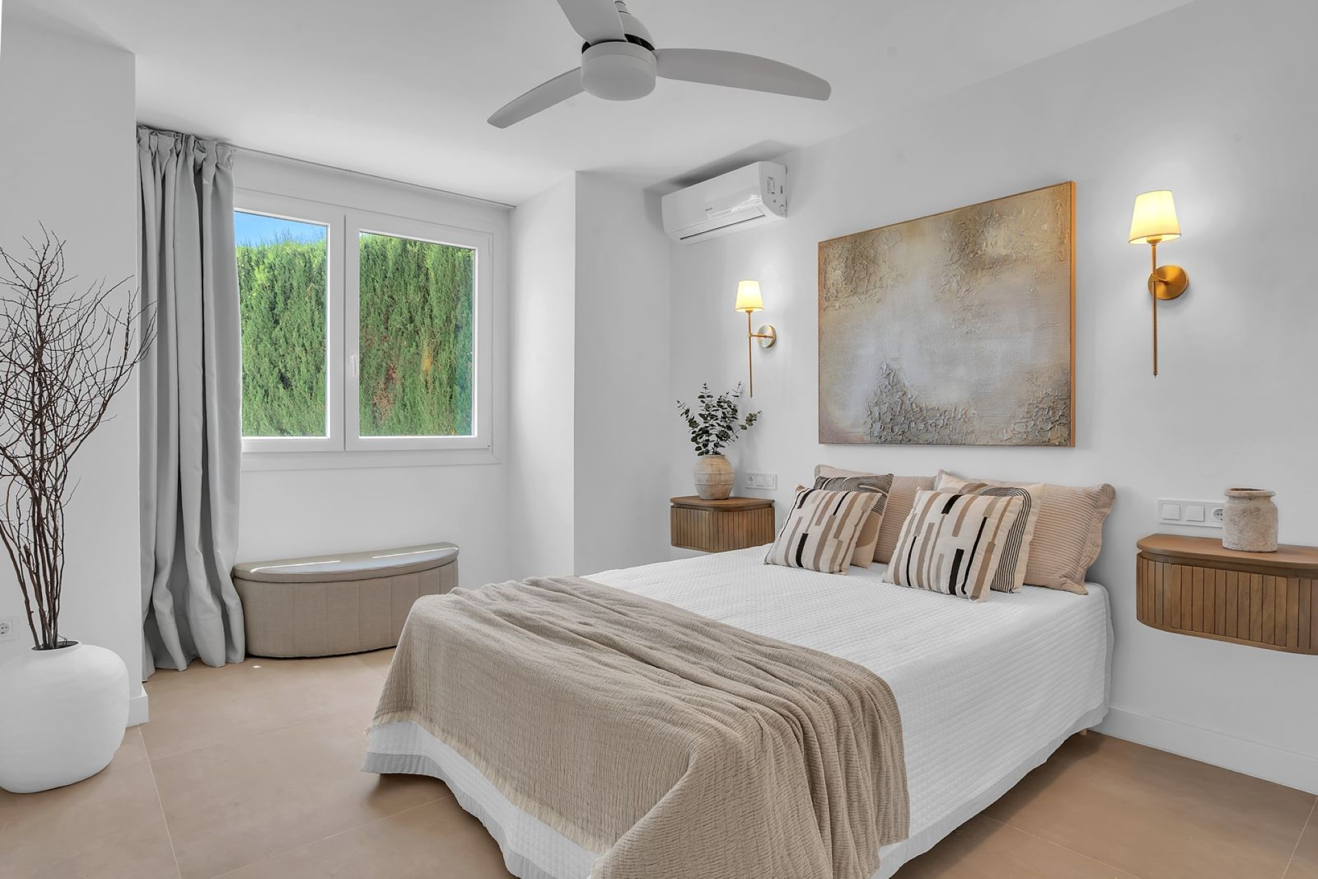 Elegante villa con piscina privada en El Chaparral, Mijas Costa