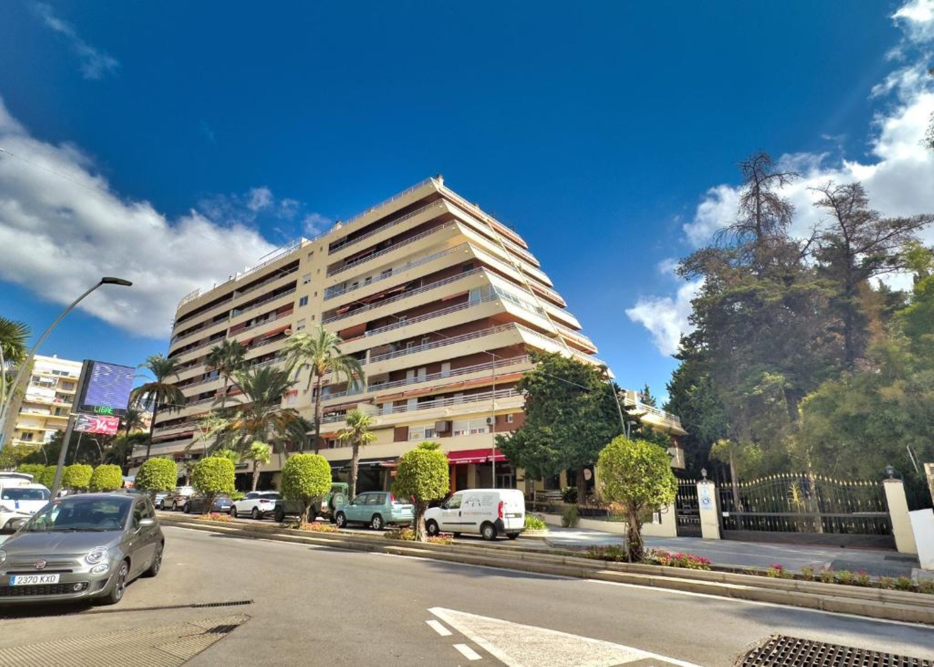 Luxurious 4 bedroom beachisde apartment in Marbella Centro