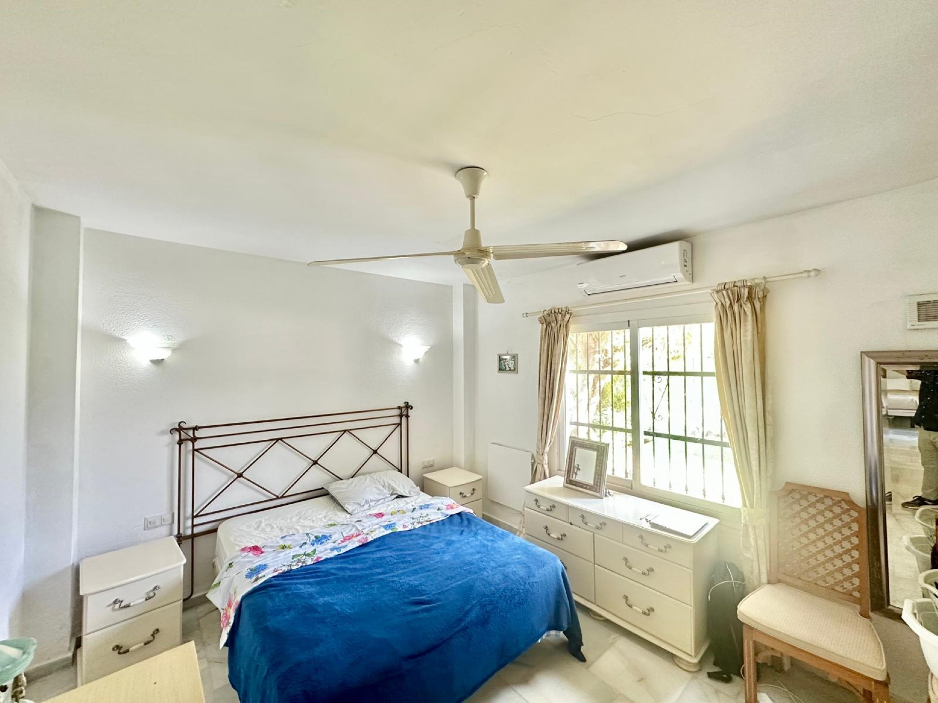 Bright and spacious ground floor apartment in El Paraiso, Estepona East