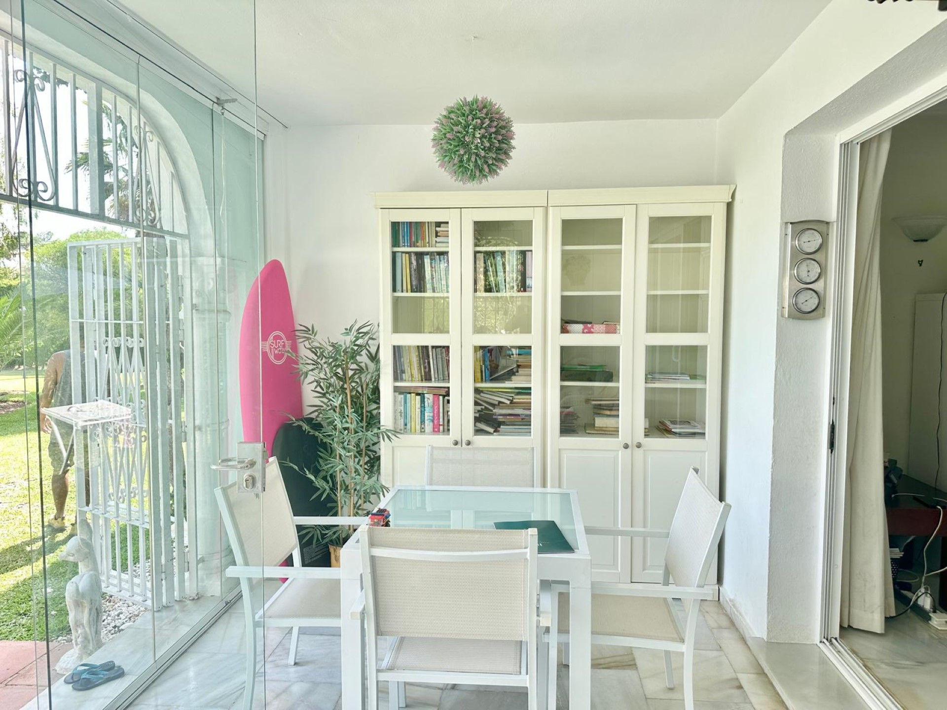 Bright and spacious ground floor apartment in El Paraiso, Estepona East