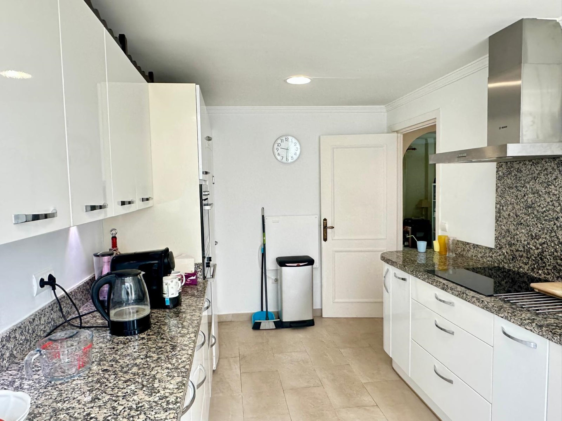 Bright and spacious ground floor apartment in El Paraiso, Estepona East