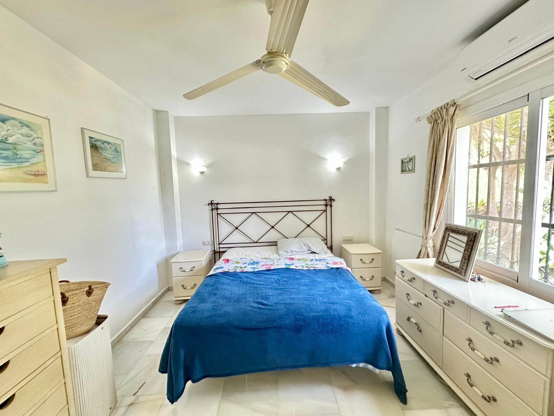 Bright and spacious ground floor apartment in El Paraiso, Estepona East