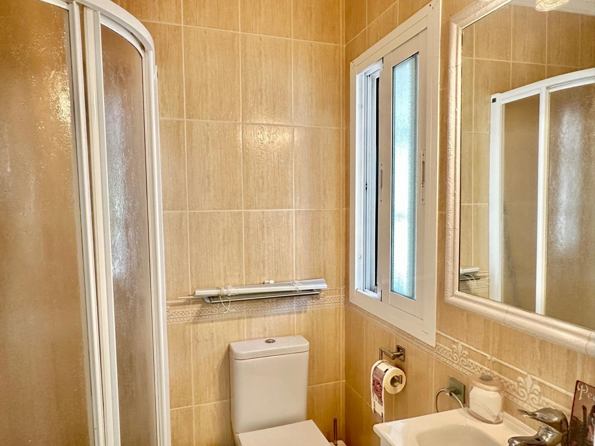 Bright and spacious ground floor apartment in El Paraiso, Estepona East