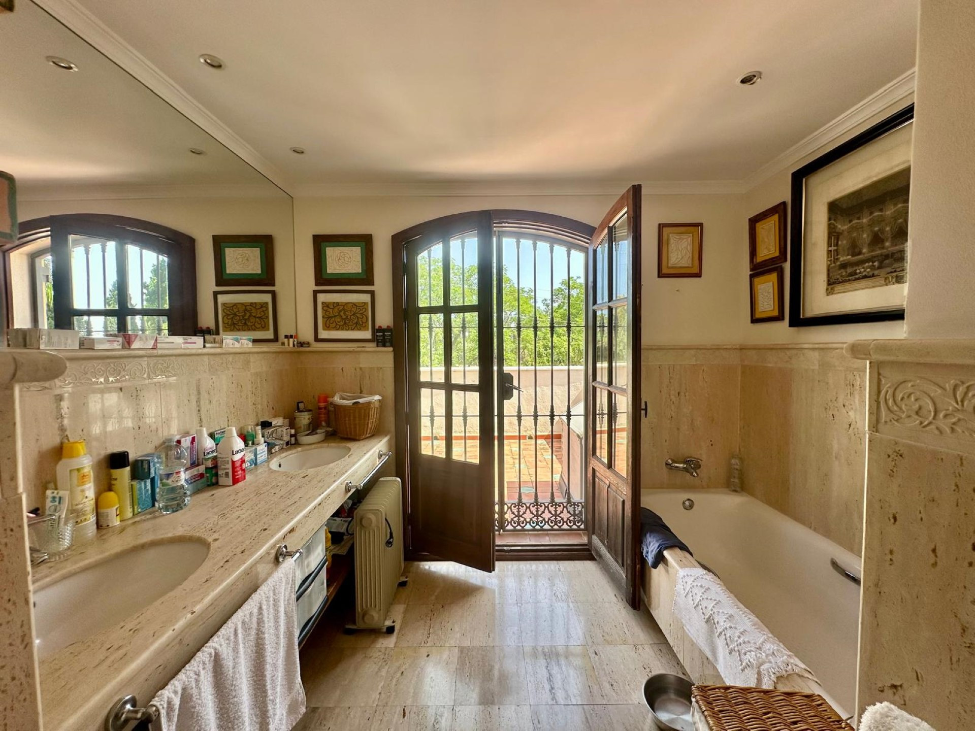 Exceptional frontline golf 5-bedroom villa in Guadalmina Alta