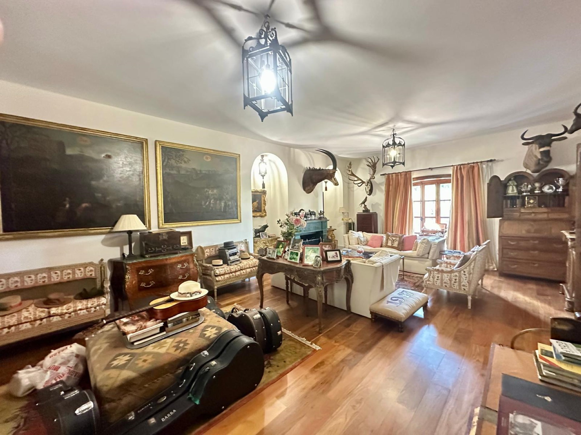 Exceptional frontline golf 5-bedroom villa in Guadalmina Alta
