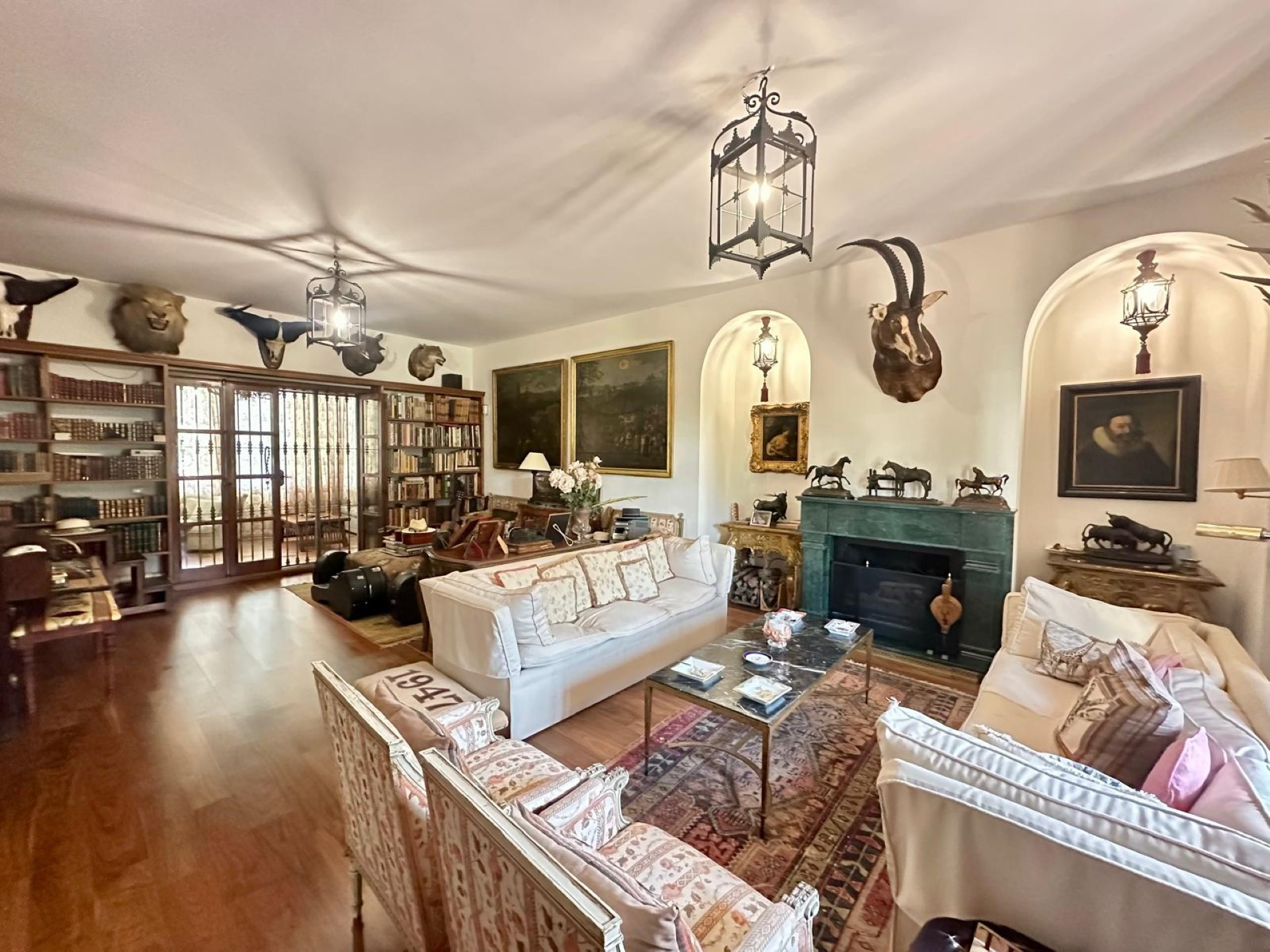 Exceptional frontline golf 5-bedroom villa in Guadalmina Alta