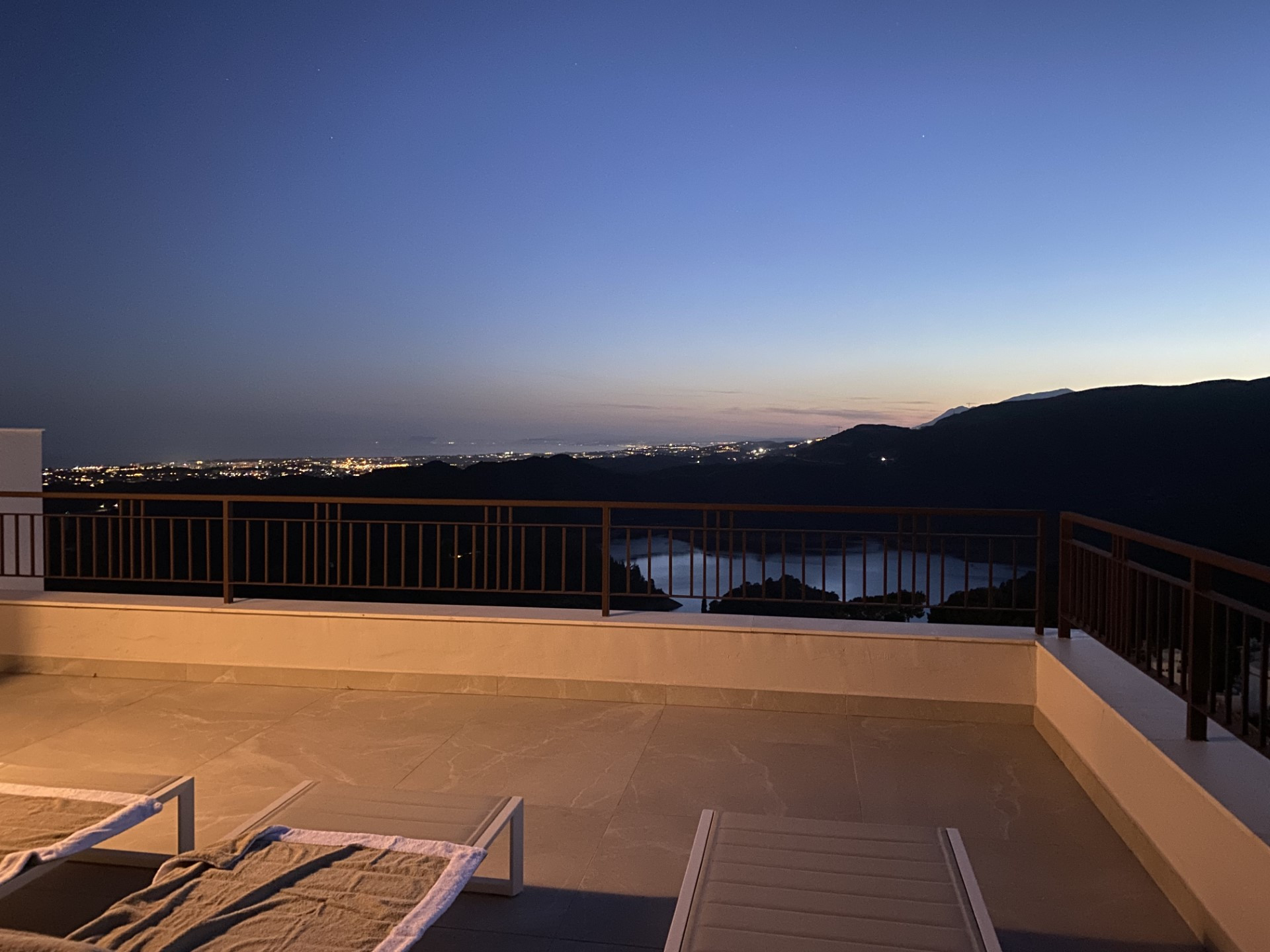 Brand new modern duplex penthouse with panoramic views in Almazara Hills, Istan