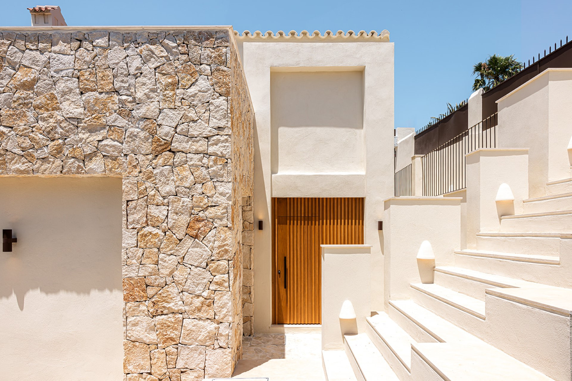 Luxurious 6-bedroom villa in Nueva Andalucia, Marbella