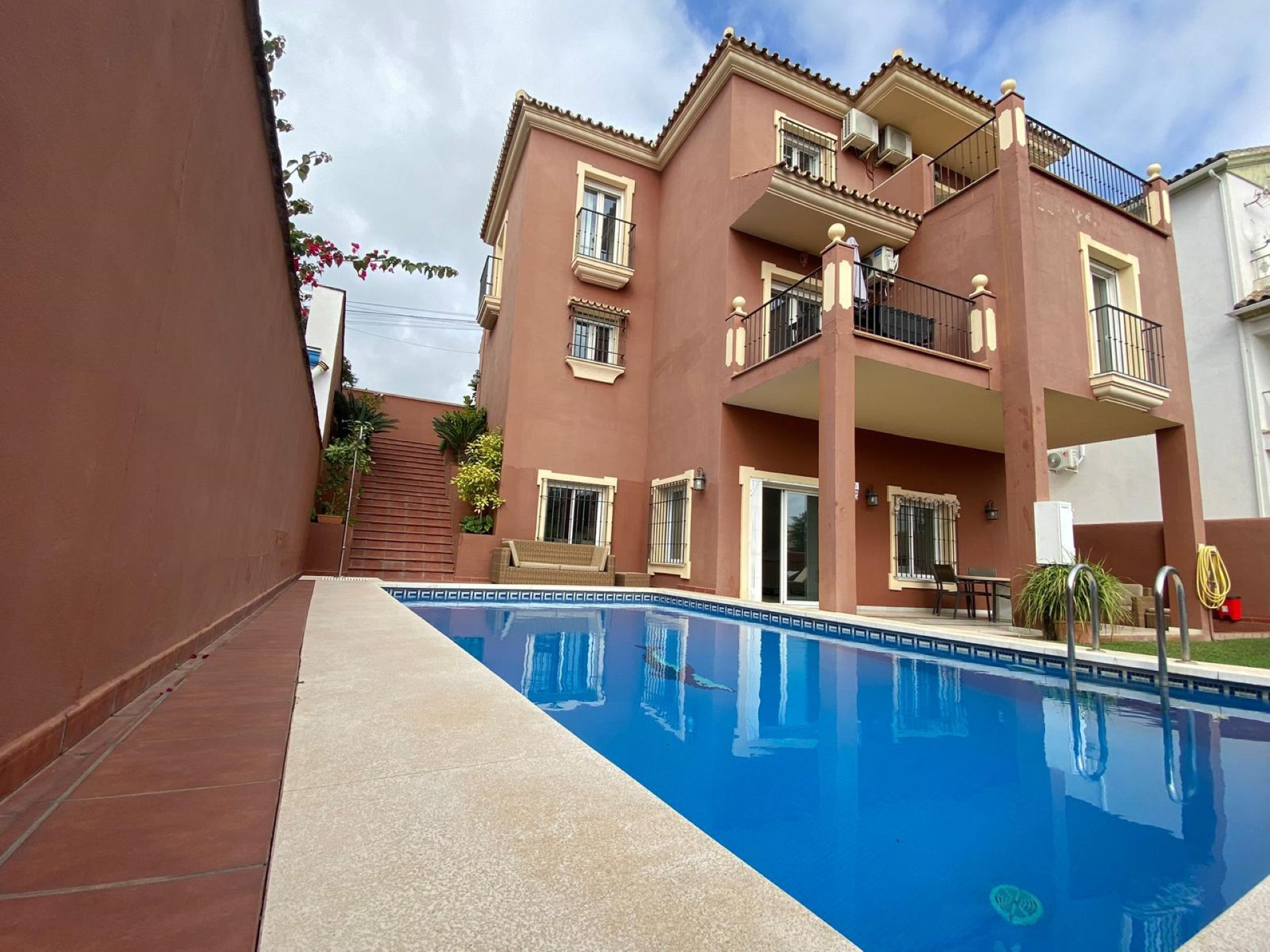 Traditional family villa in El Gamonal, San Pedro de Alcantara