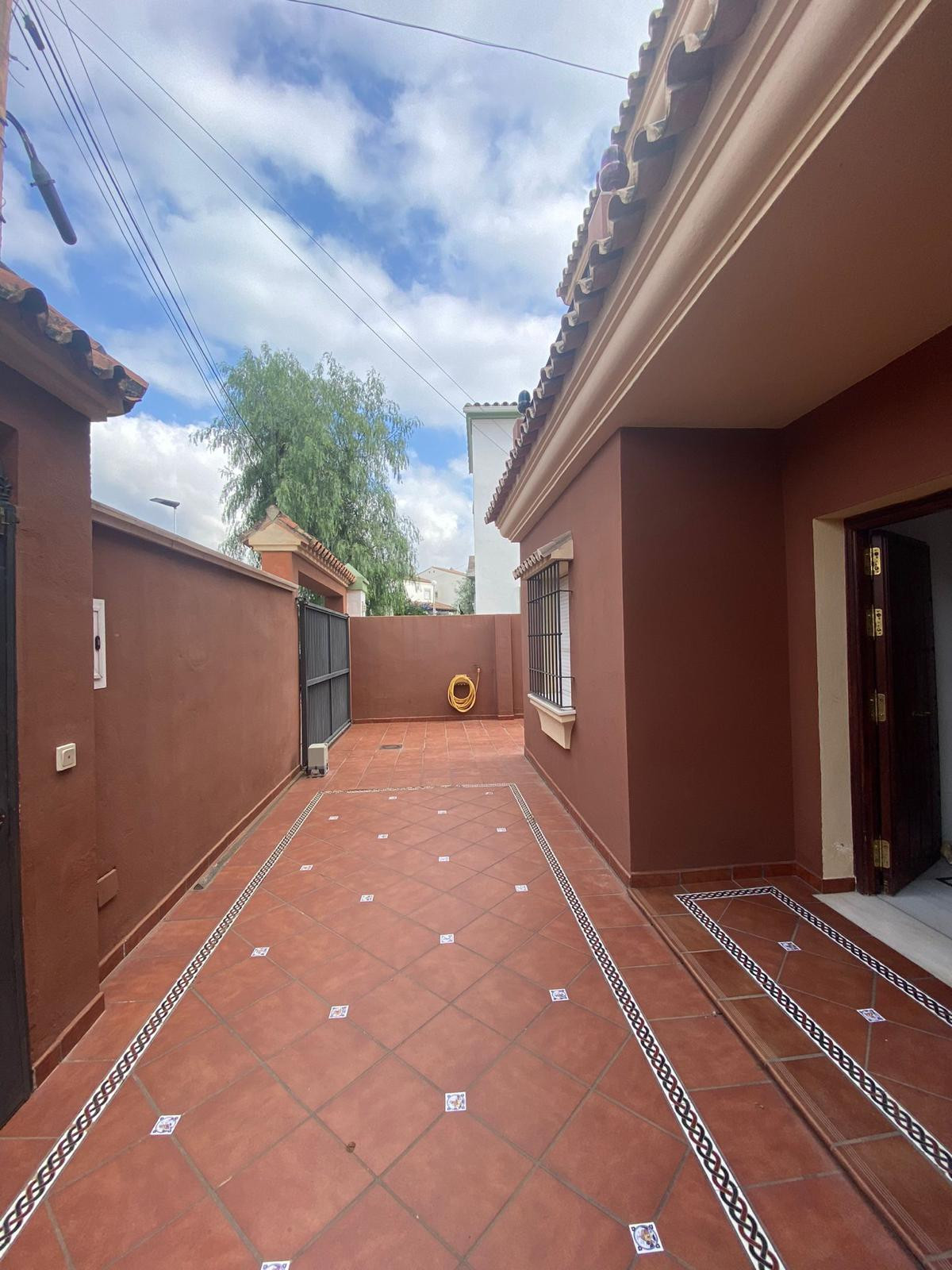 Traditional family villa in El Gamonal, San Pedro de Alcantara