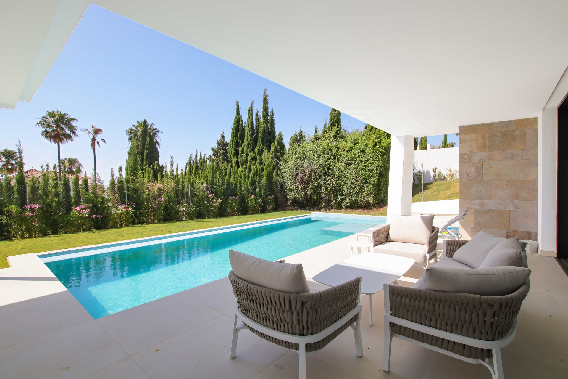 Impressive brand new 4 bedroom villa with infinity pool in Valle Romano, Estepona