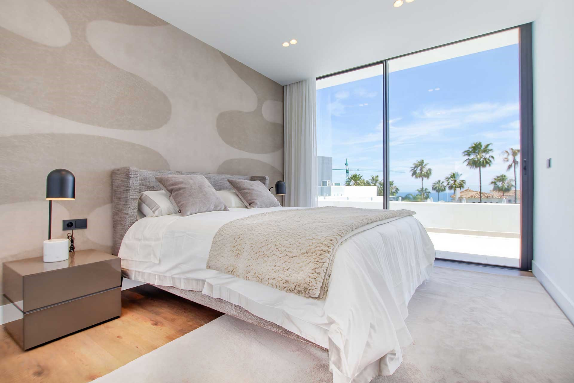 Impressive brand new 4 bedroom villa with infinity pool in Valle Romano, Estepona