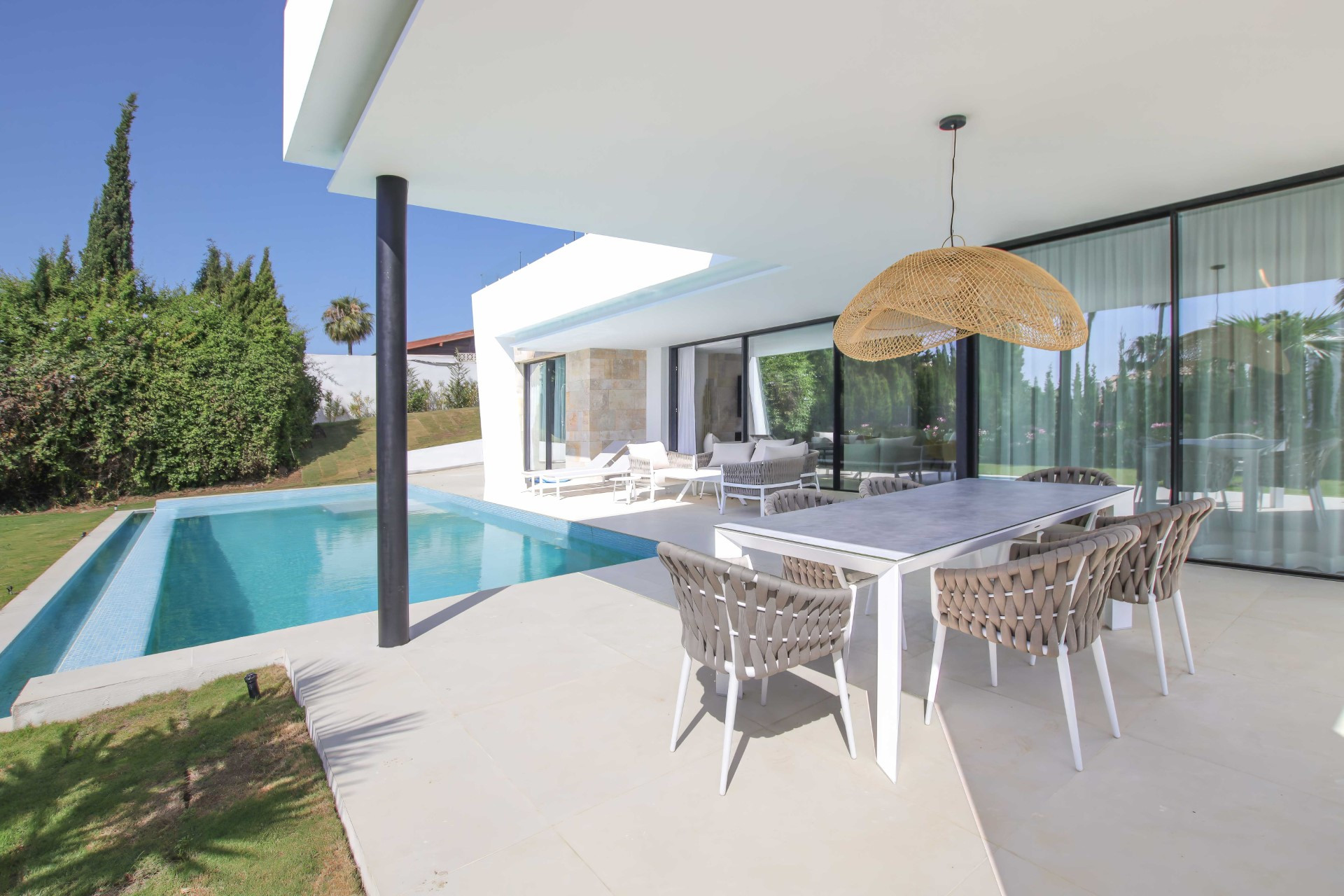 Impressive brand new 4 bedroom villa with infinity pool in Valle Romano, Estepona