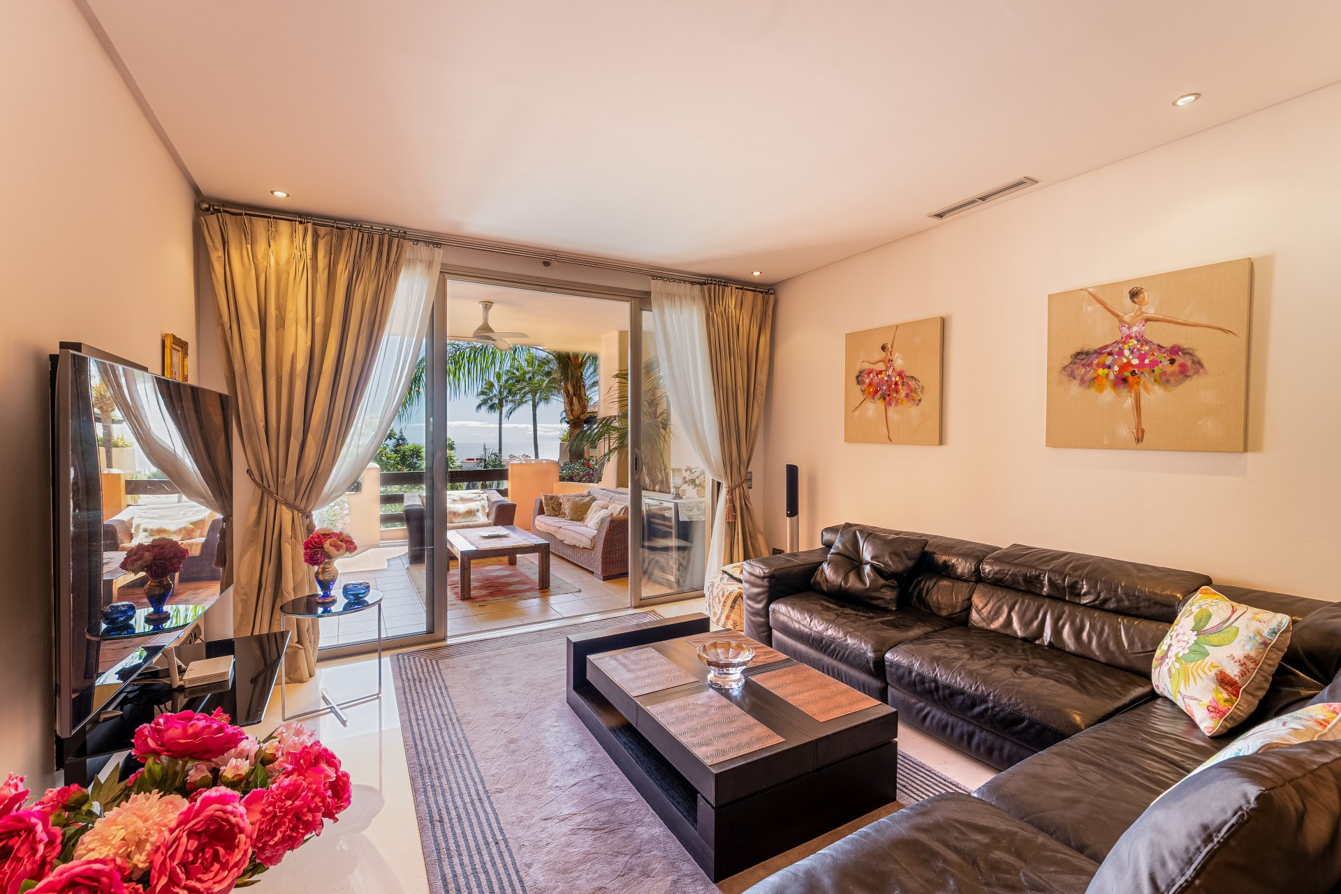 Apartamento con vistas al mar en Mansion Club, Marbella