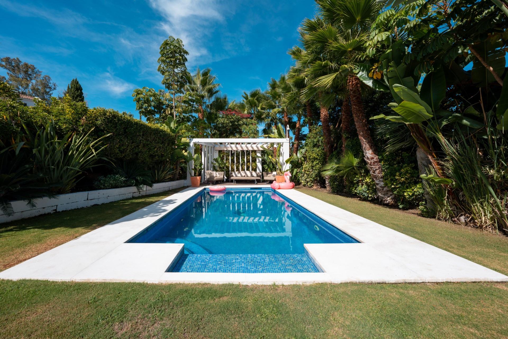 Lujosa villa de 4 dormitorios en Las Brisas, Nueva Andalucia