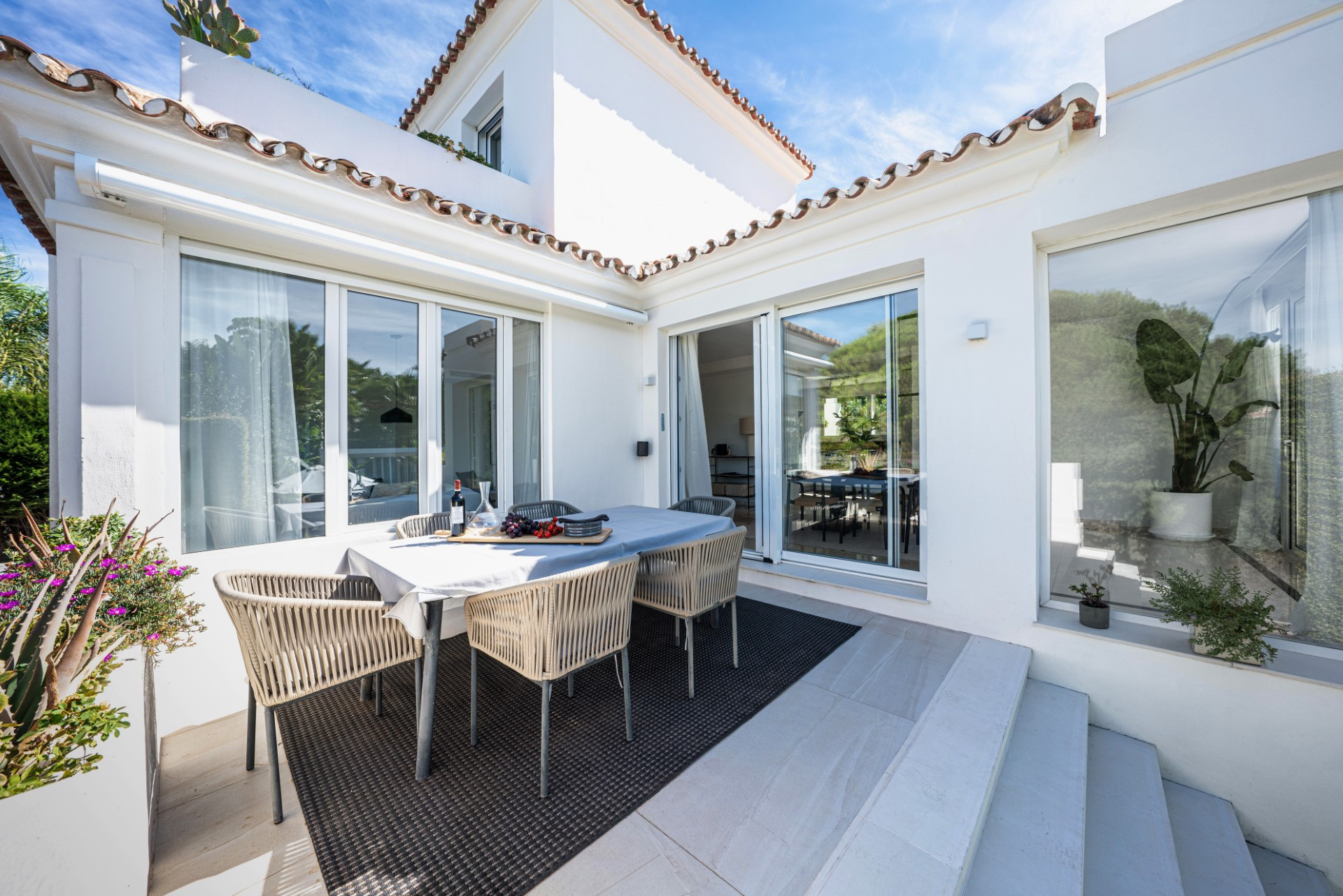 Lujosa villa de 4 dormitorios en Las Brisas, Nueva Andalucia