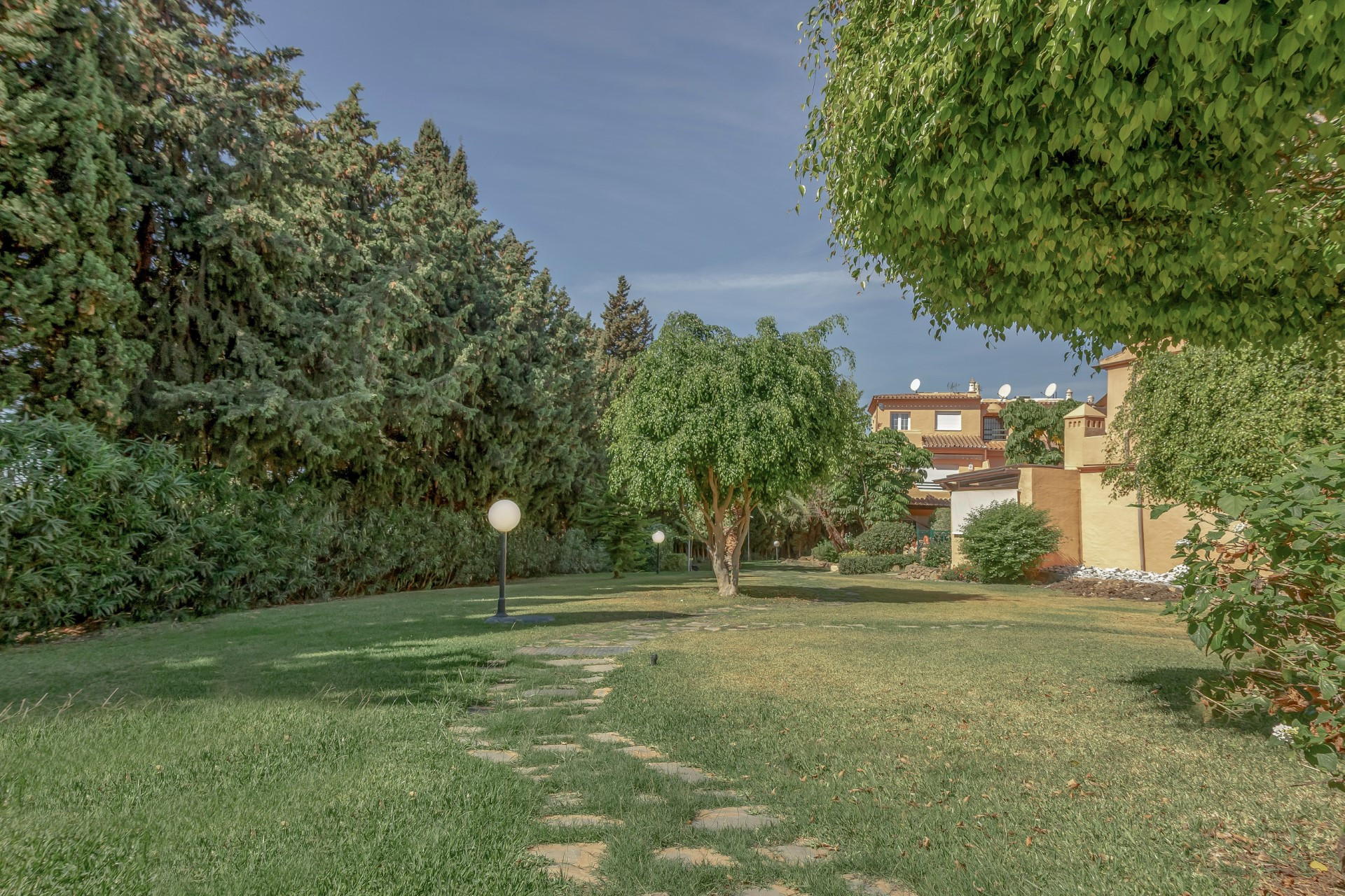 Estupenda casa adosada en Oasis de Nagüeles, Milla de Oro de Marbella