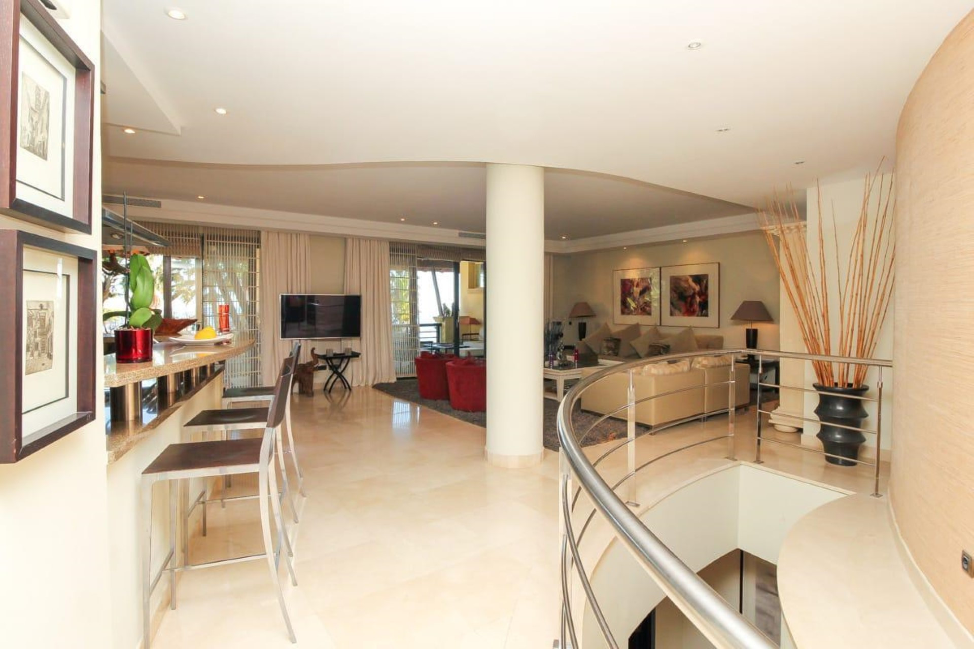 Exclusive ground floor duplex apartment in Laguna de Banus