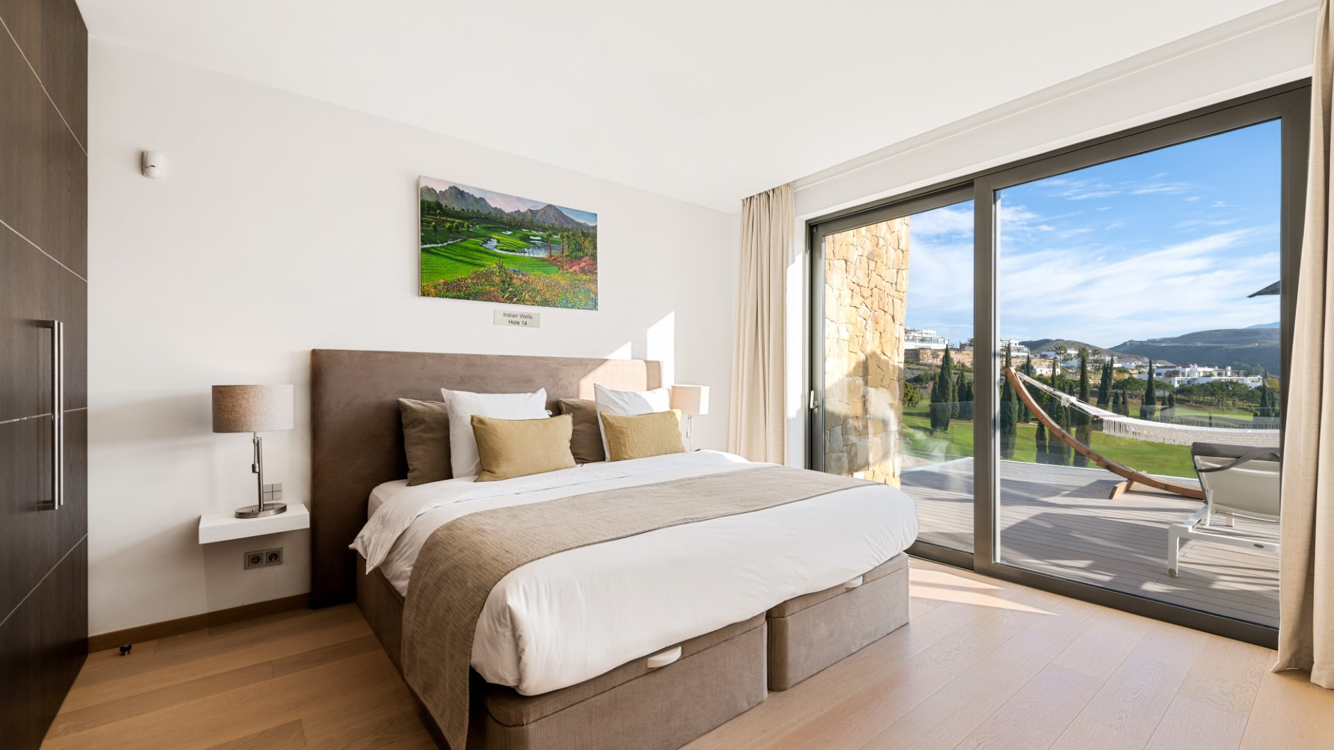 Villa de estilo ultra contemporáneo en primera línea de golf en Los Flamingos Golf, Benahavis