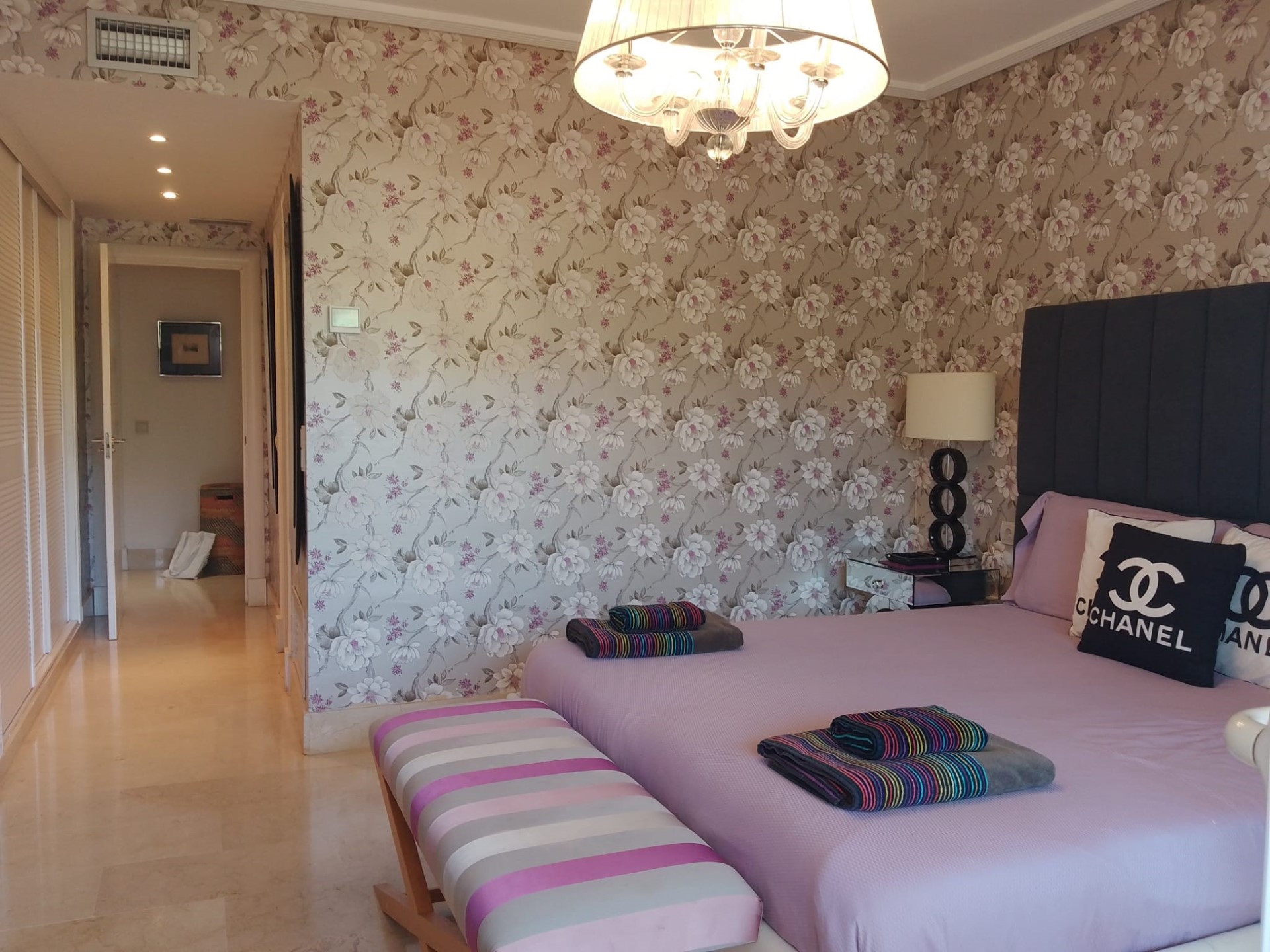 Apartamento de planta baja de 2 dormitorios junto a la playa en Terrazas de Banús, Puerto Banús