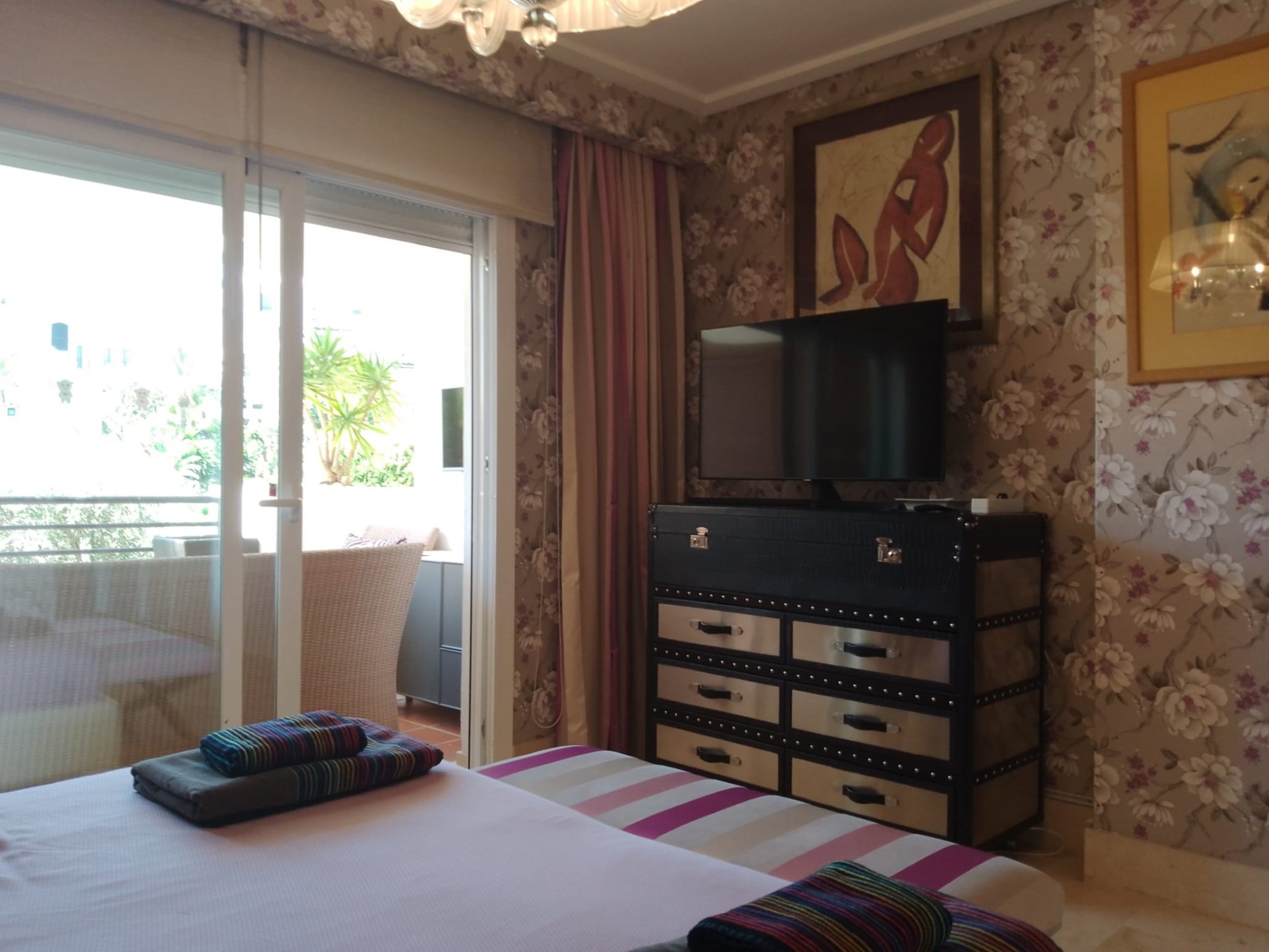 Apartamento de planta baja de 2 dormitorios junto a la playa en Terrazas de Banús, Puerto Banús