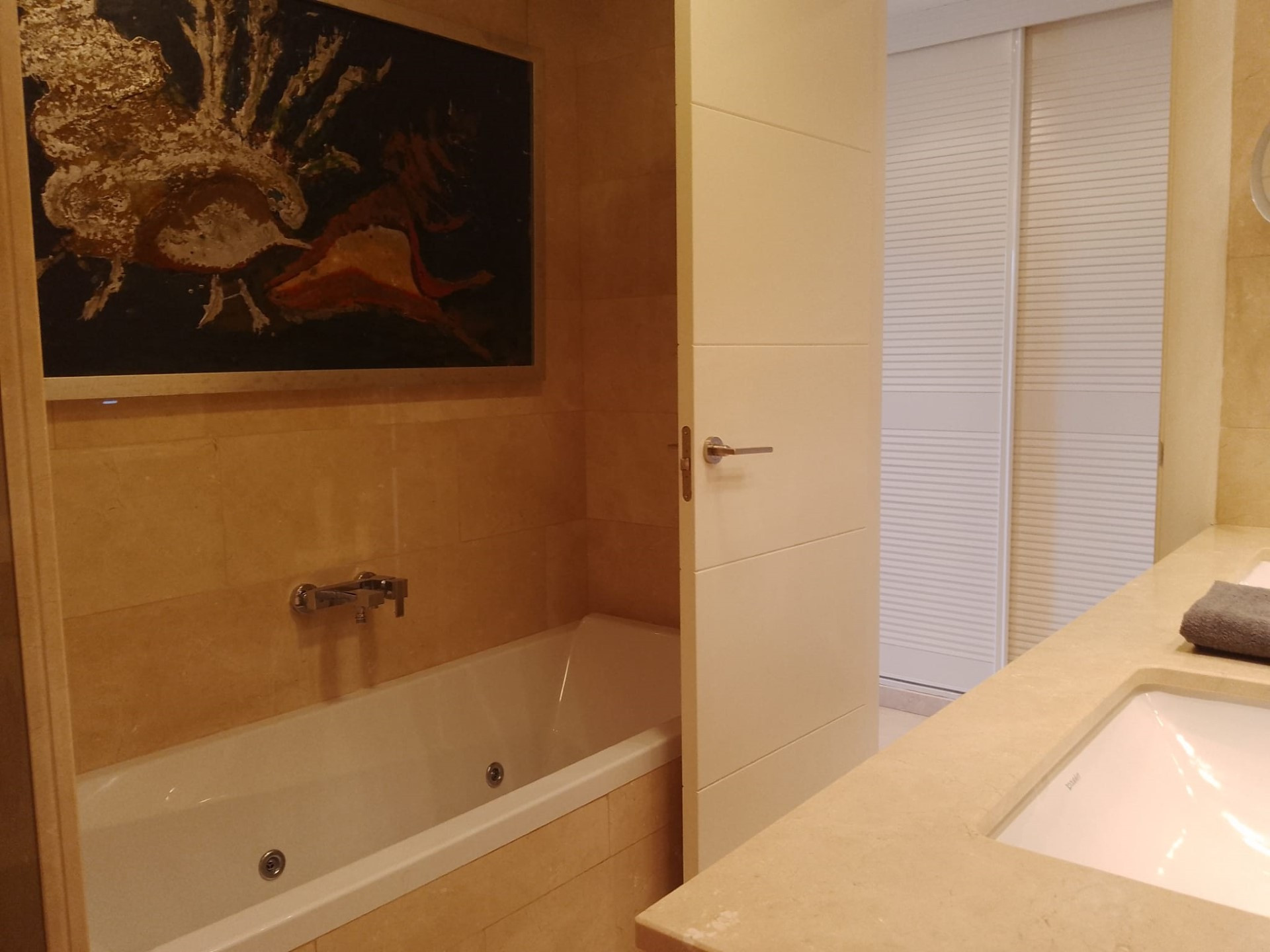 Apartamento de planta baja de 2 dormitorios junto a la playa en Terrazas de Banús, Puerto Banús